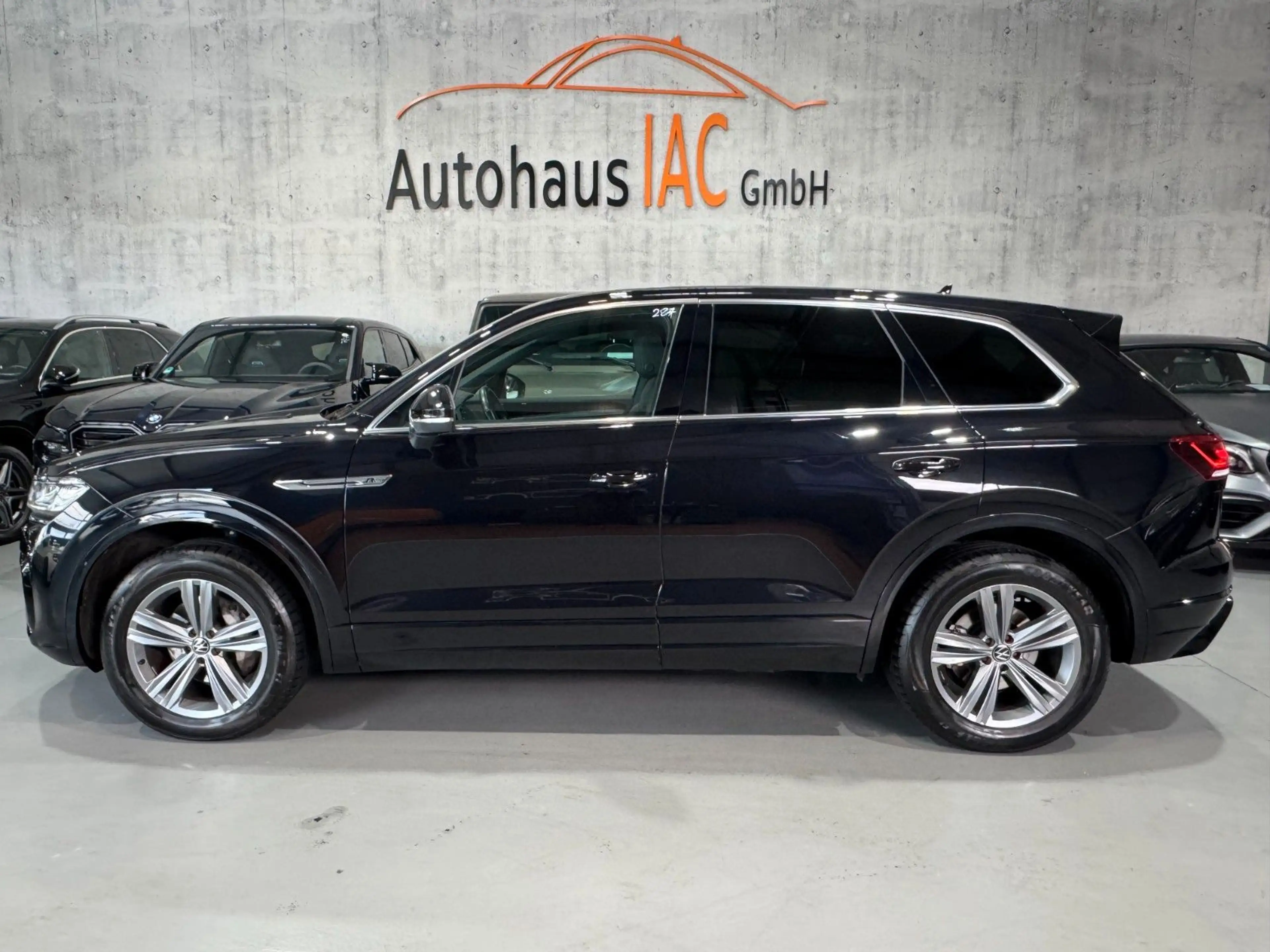 Volkswagen Touareg R-Line 4Motion/PARKASSISTEN/LED/AHK/MWST — photo 6