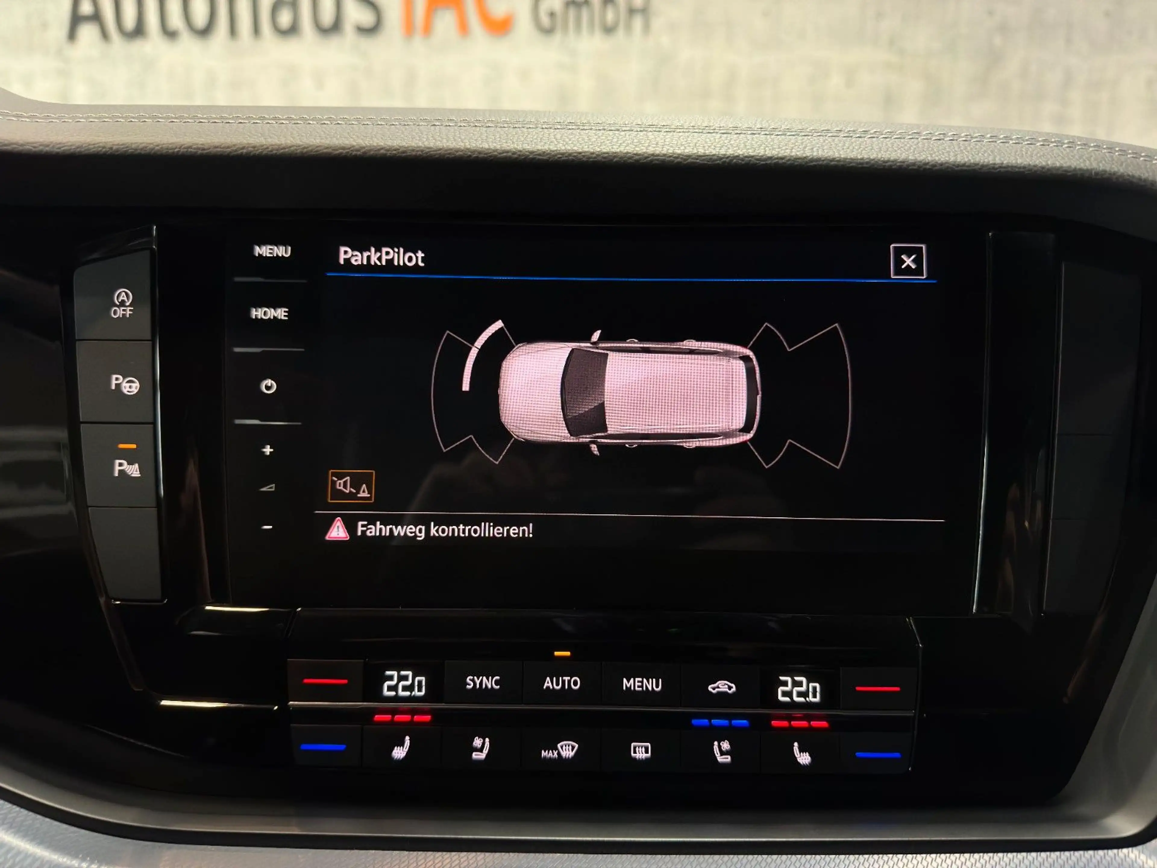 Volkswagen Touareg R-Line 4Motion/PARKASSISTEN/LED/AHK/MWST — photo 11