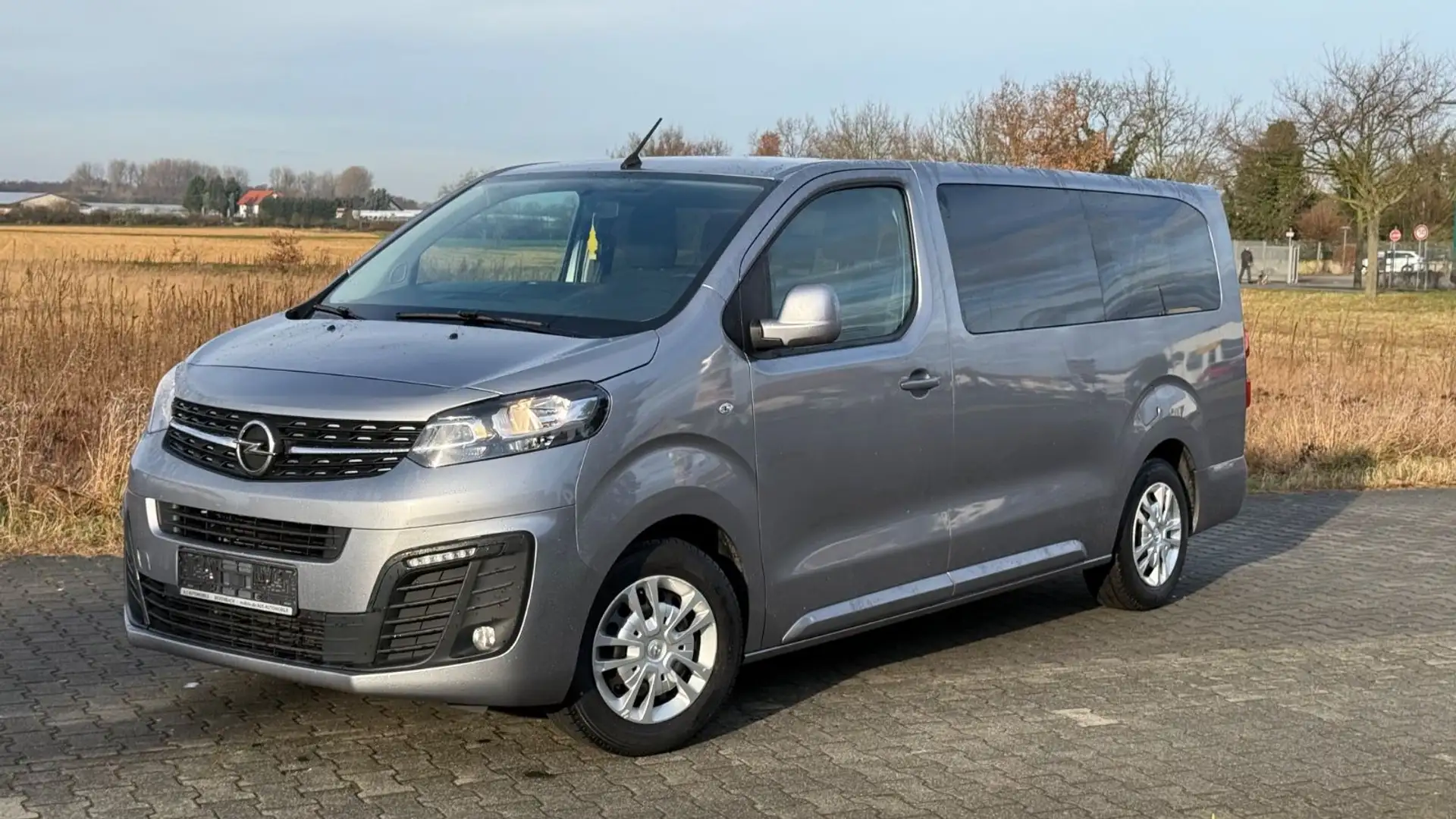 Opel Vivaro Kombi L3*9Sitzer*NAVI*6GANG*AHK*GEPFLEGT* Grau - 1