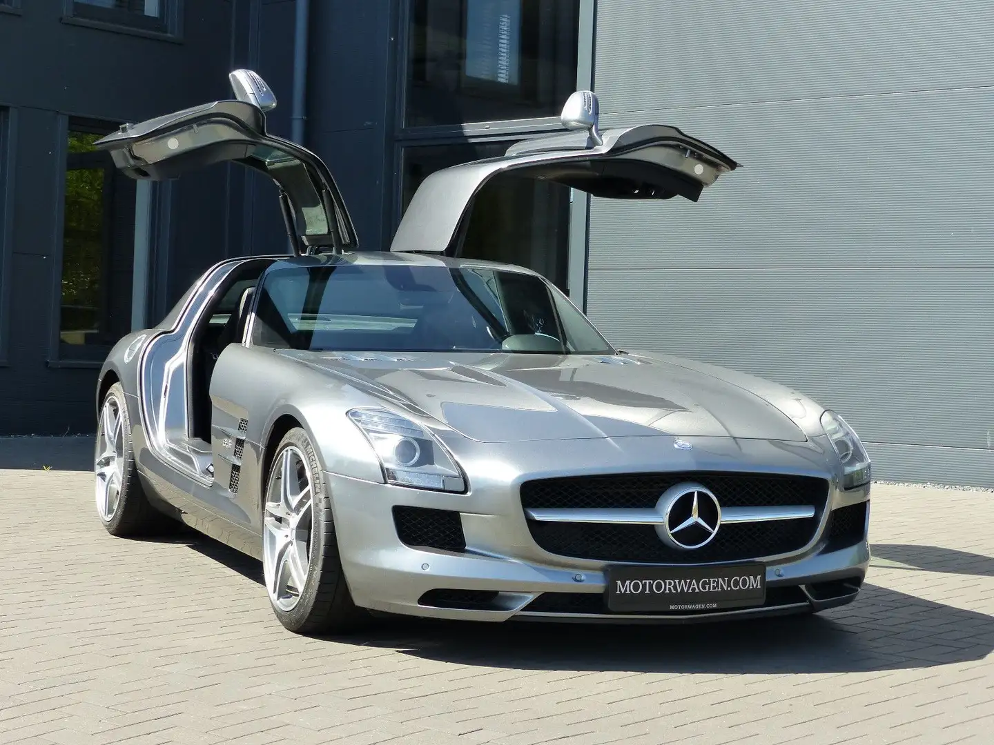 Mercedes-Benz SLS Coupe *Imolagrau* Šedá - 1
