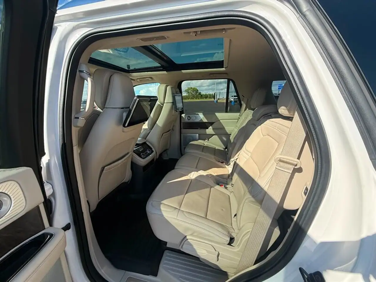 Lincoln Navigator photo Lincoln Navigator