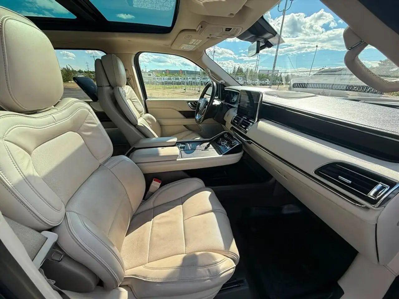 Lincoln Navigator photo Lincoln Navigator
