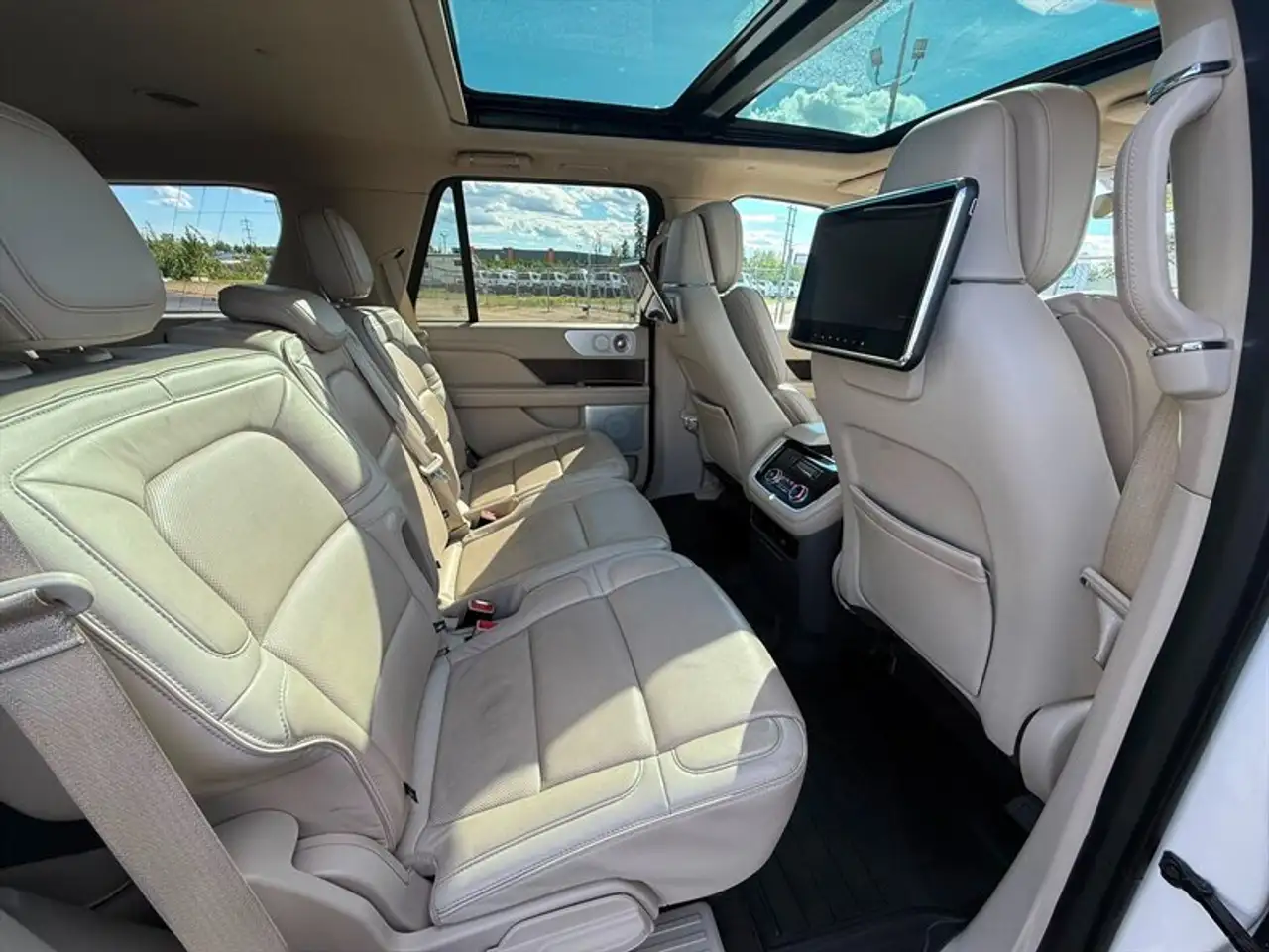 Lincoln Navigator photo Lincoln Navigator