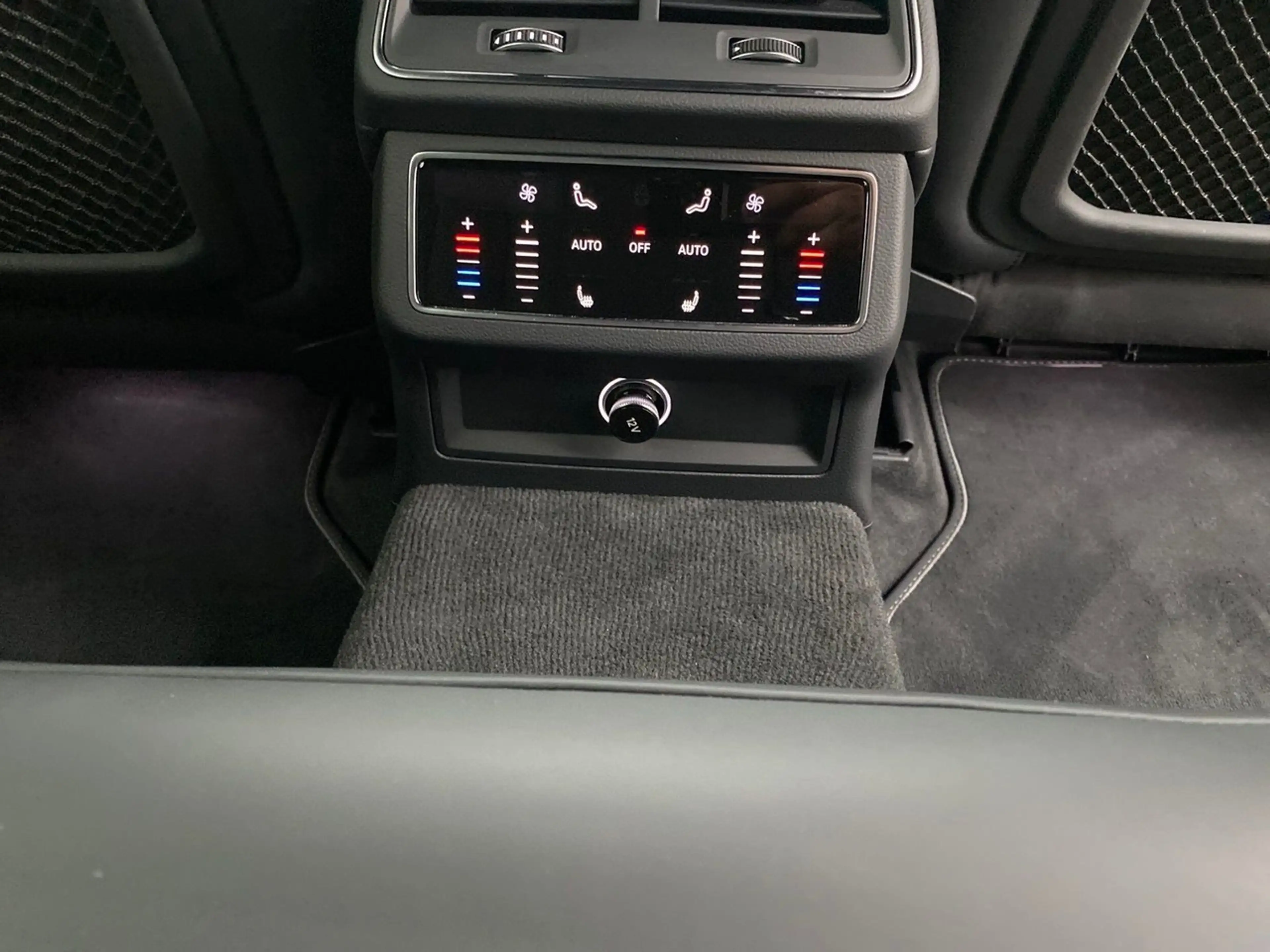 Audi A6 Avant 50 TDI quattro sport S-line NaviPlus Matr... — photo 15