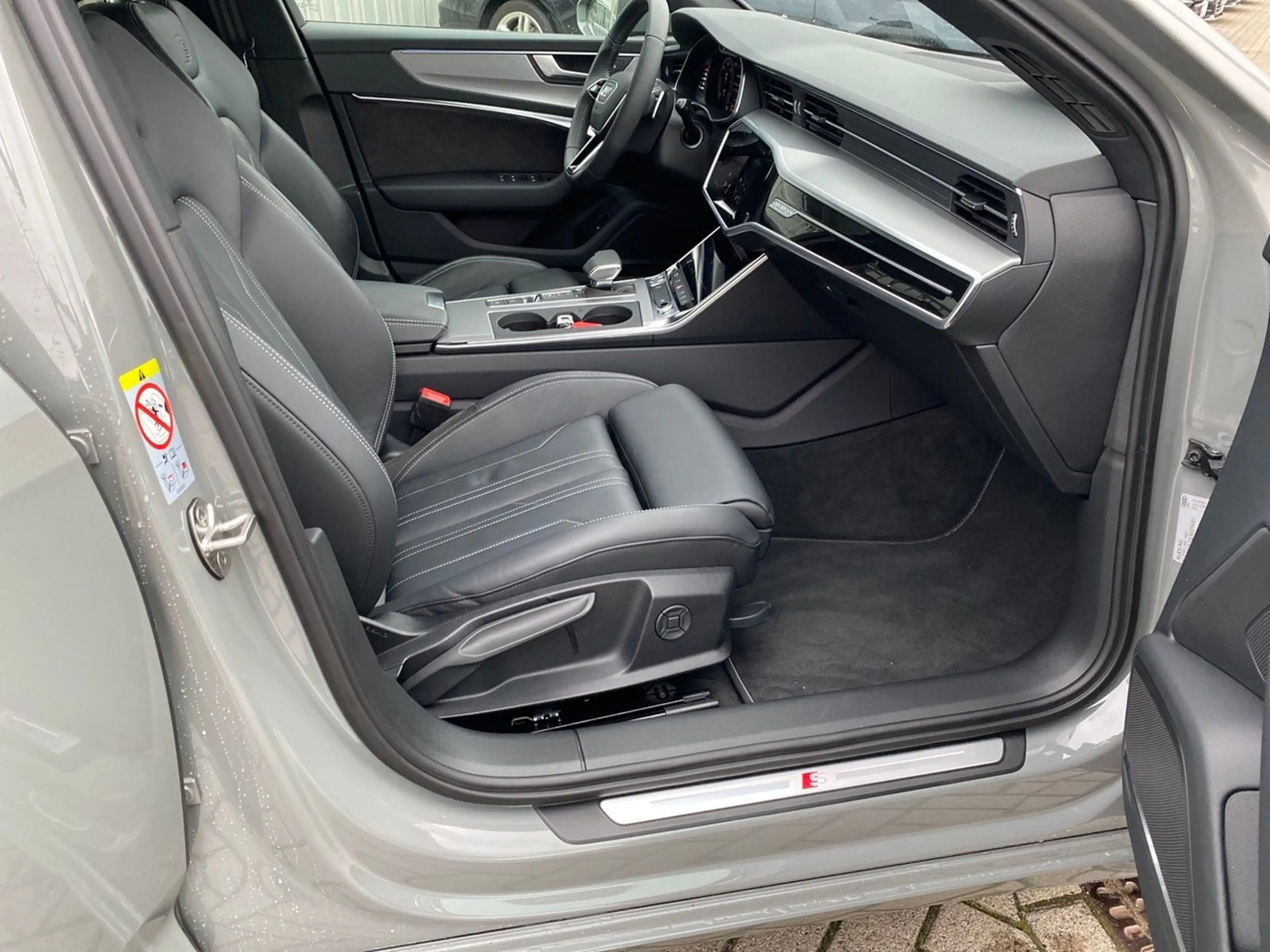 Audi A6 Avant 50 TDI quattro sport S-line NaviPlus Matr... — photo 13