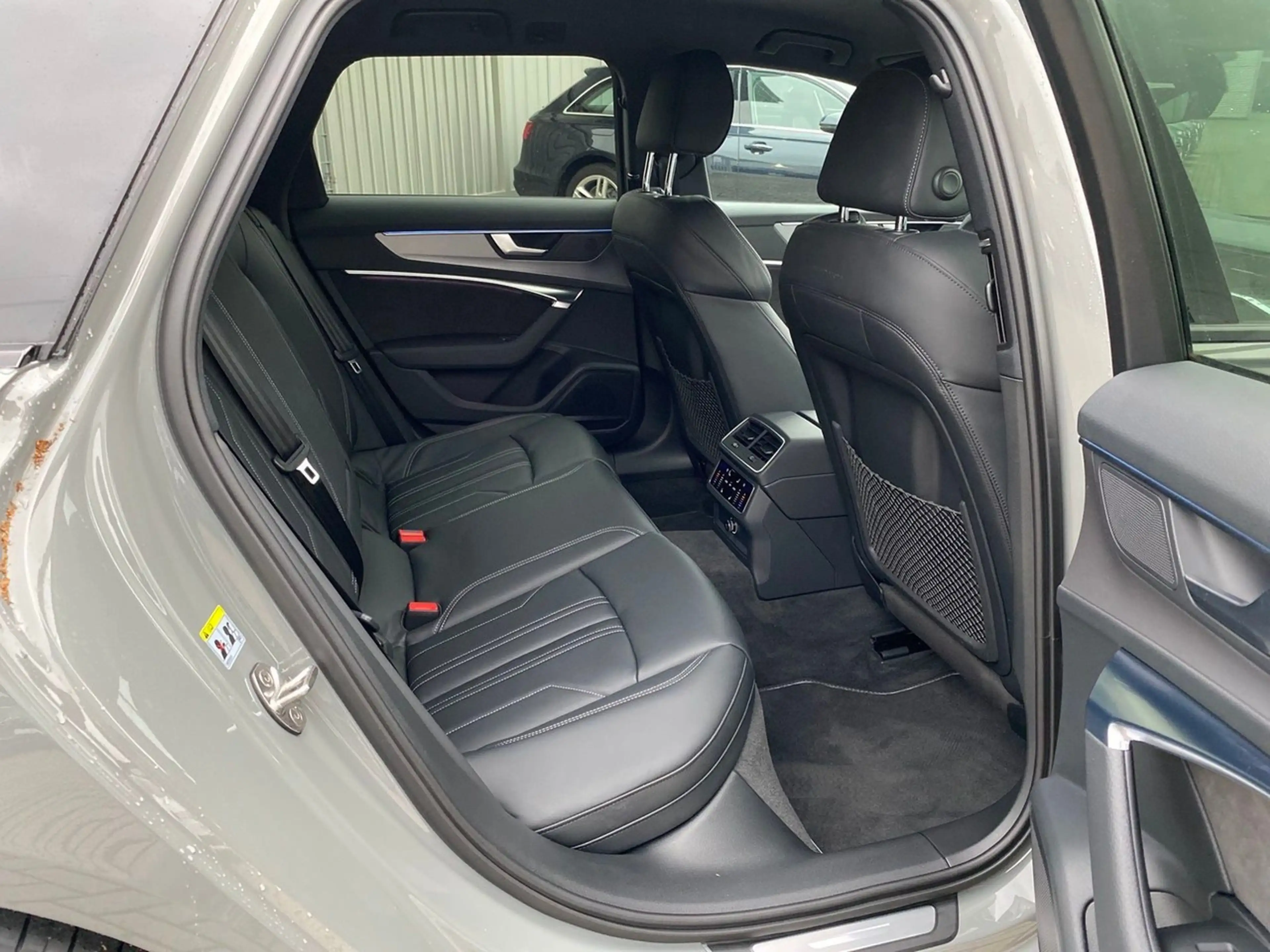 Audi A6 Avant 50 TDI quattro sport S-line NaviPlus Matr... — photo 11