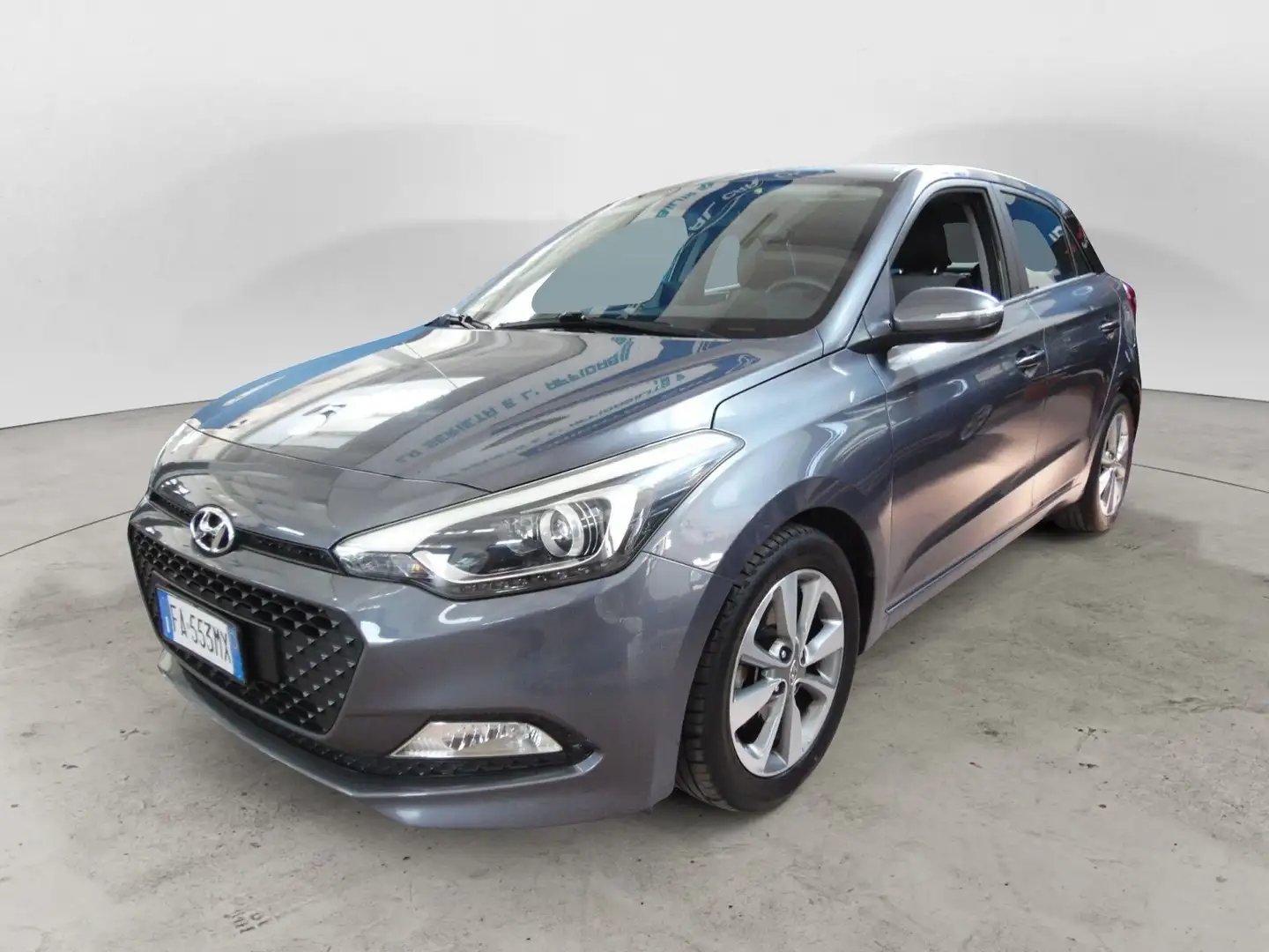 Hyundai i20 1.4 CRDi 5 porte Comfort + LOGIN PACK CON SOLO 73 Grigio - 1