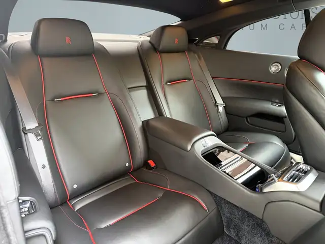 Rolls-Royce Wraith view 8