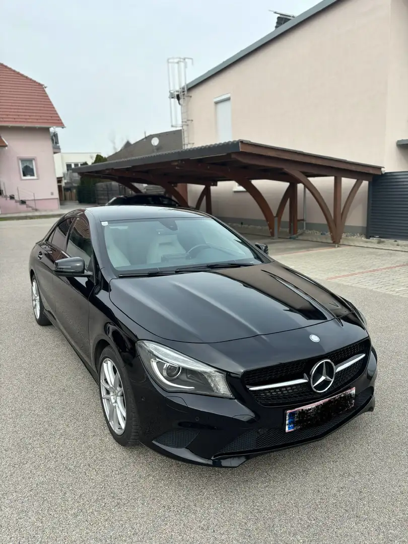 Mercedes-Benz CLA 200 Aut. Schwarz - 1