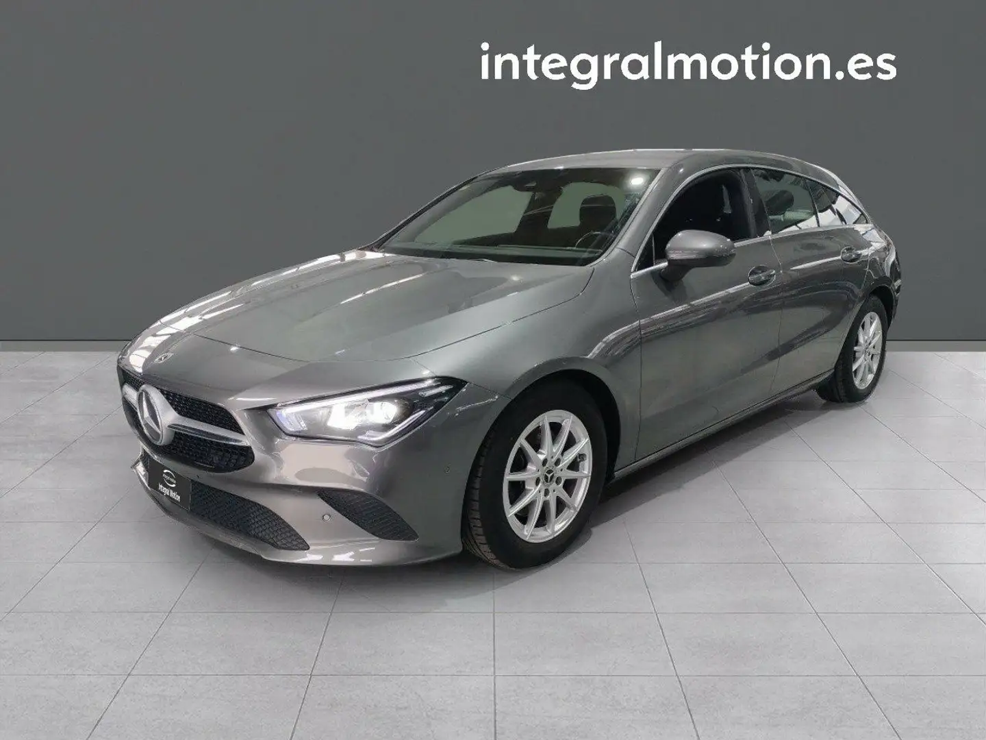 Mercedes-Benz CLA 200 Shooting Brake 200d 8G-DCT Gris - 1