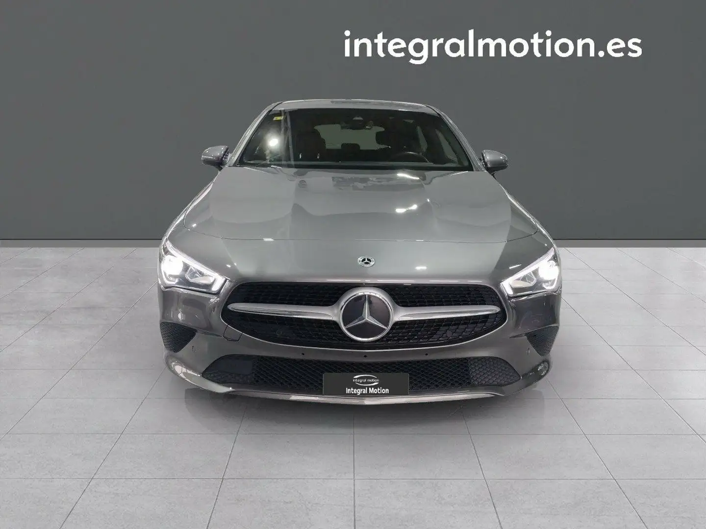 Mercedes-Benz CLA 200 Shooting Brake 200d 8G-DCT Gris - 2