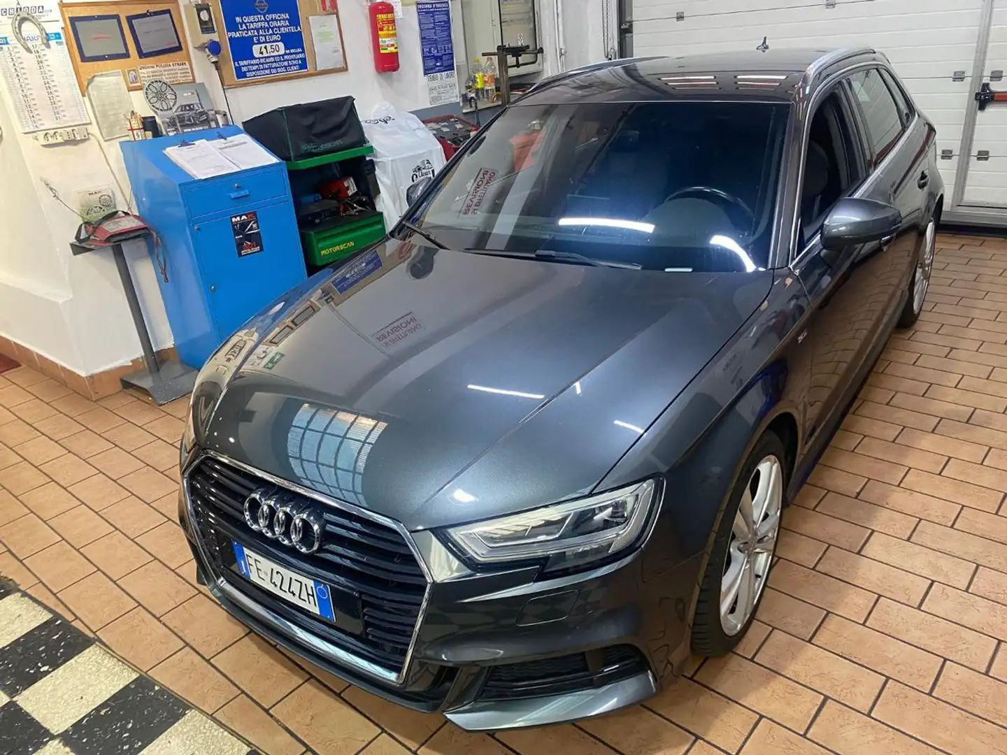 Audi A3 SPB 20 TDI S tronic S-Line Grigio - 1