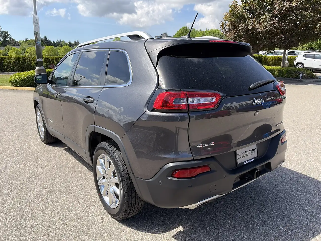 Jeep Cherokee снимка Jeep Cherokee