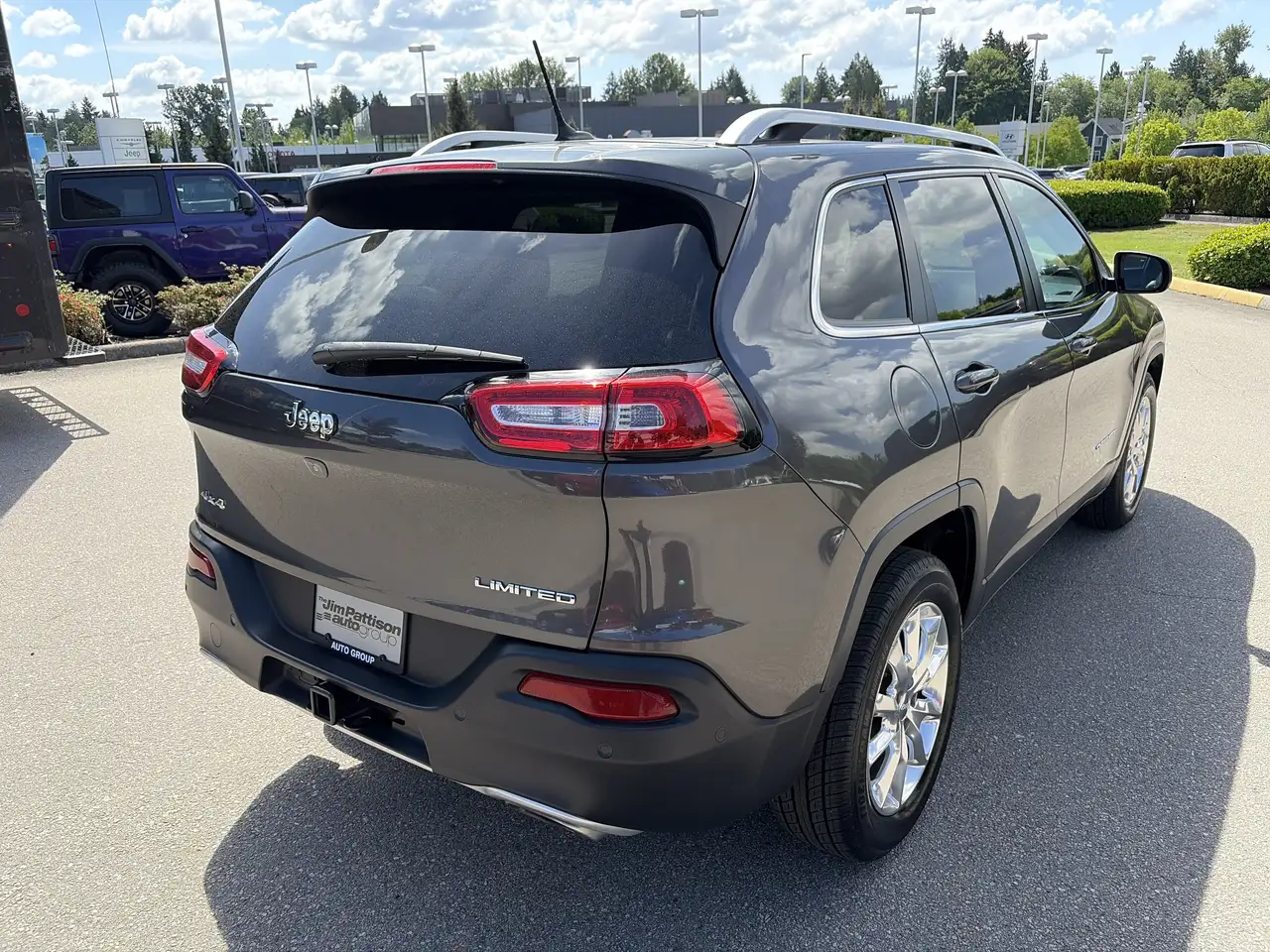 Jeep Cherokee снимка Jeep Cherokee