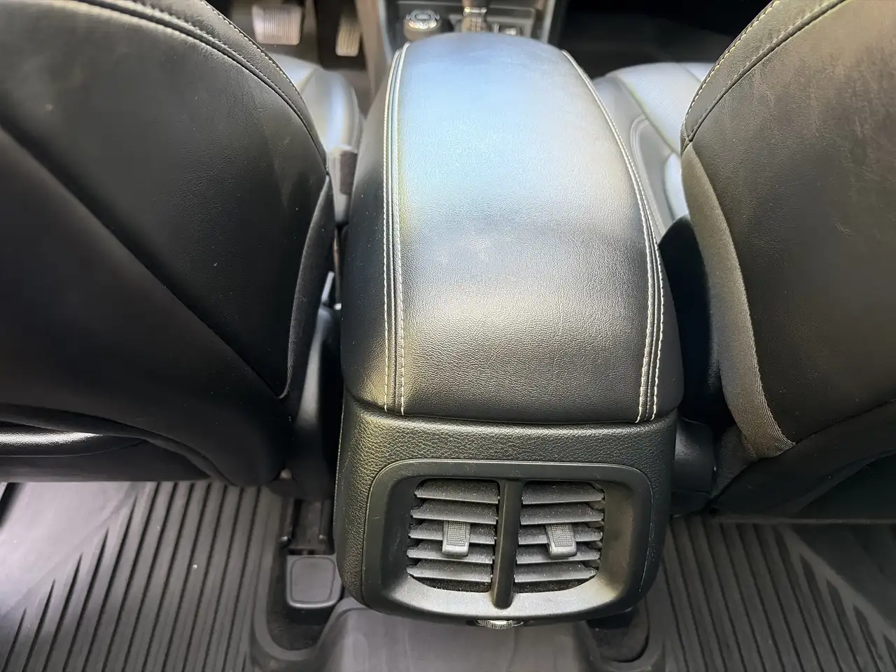 Jeep Cherokee снимка Jeep Cherokee