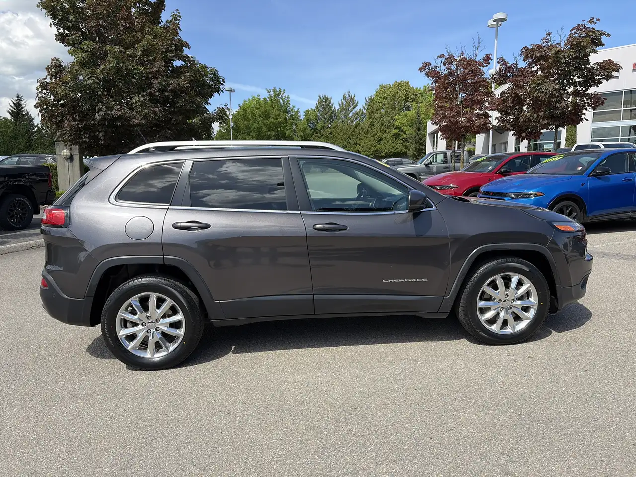 Jeep Cherokee снимка Jeep Cherokee