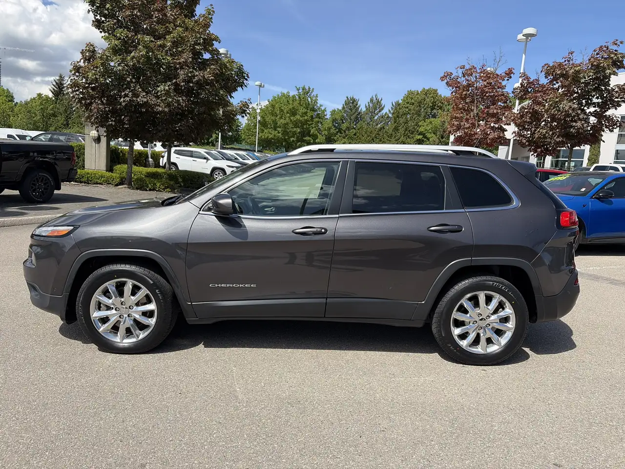 Jeep Cherokee снимка Jeep Cherokee