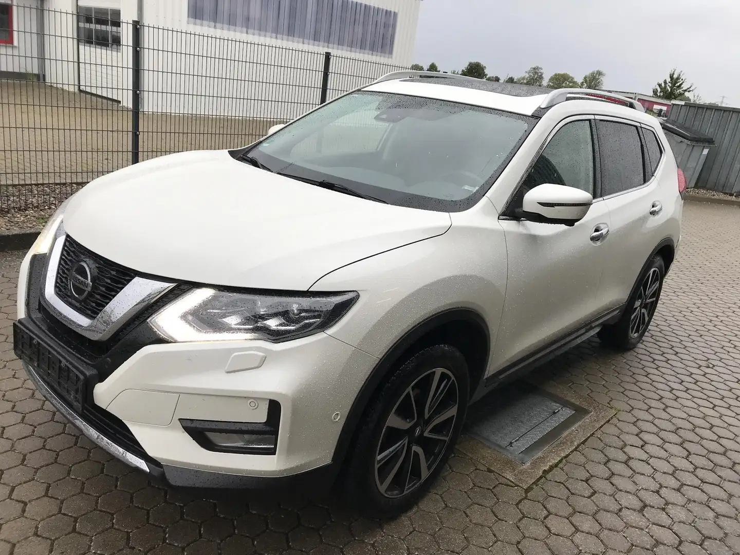 Nissan X-Trail 1.3 DIG-T Tekna 4x2 117 kW (159 PS), Autom. 7-G... Weiß - 1