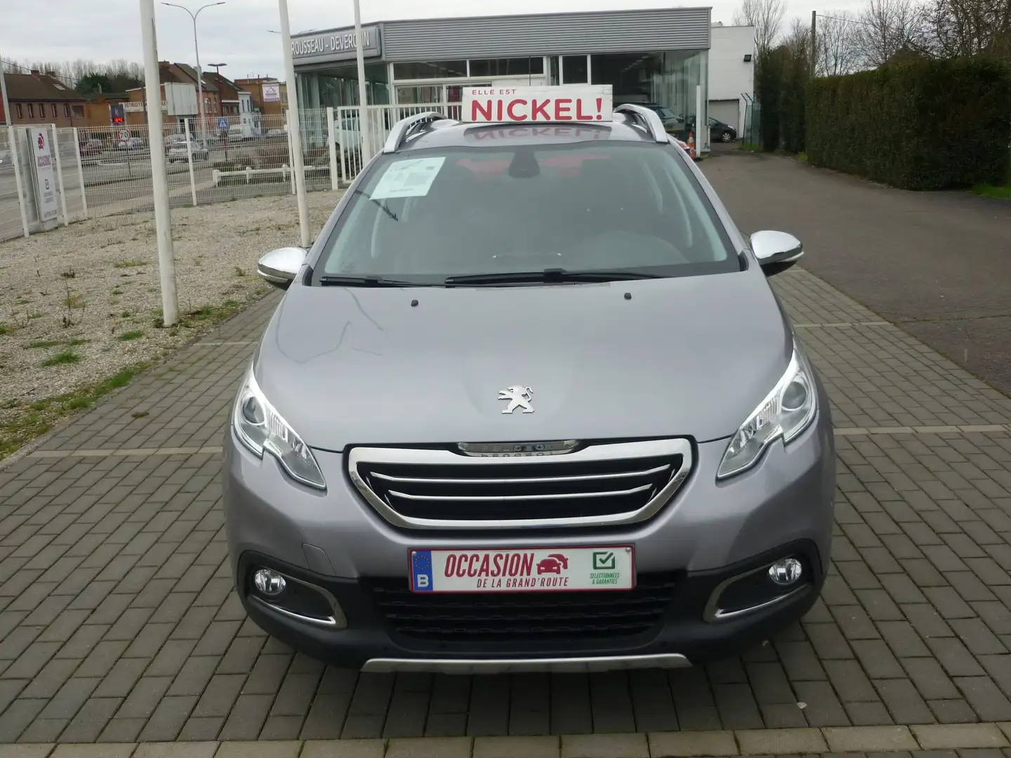 Peugeot 2008 1.2 Essence ***MARCHAND OU EXPORT*** Zilver - 2