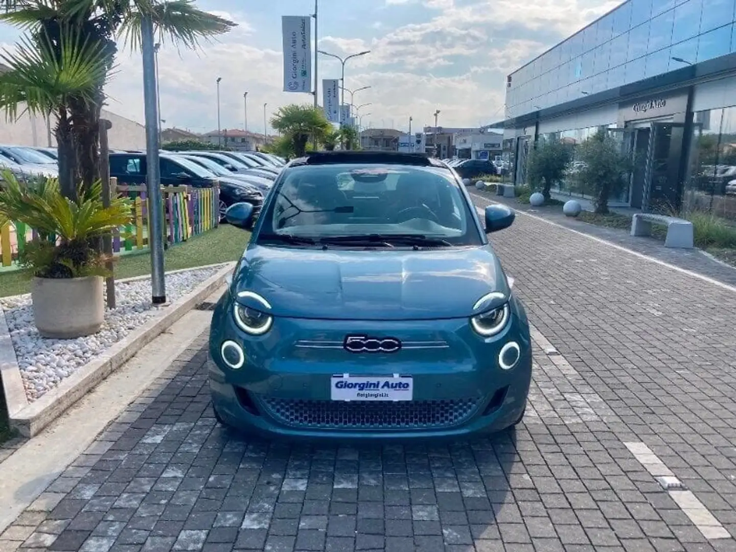 Fiat 500e 500 Icon Cabrio 42 kWh Blauw - 1