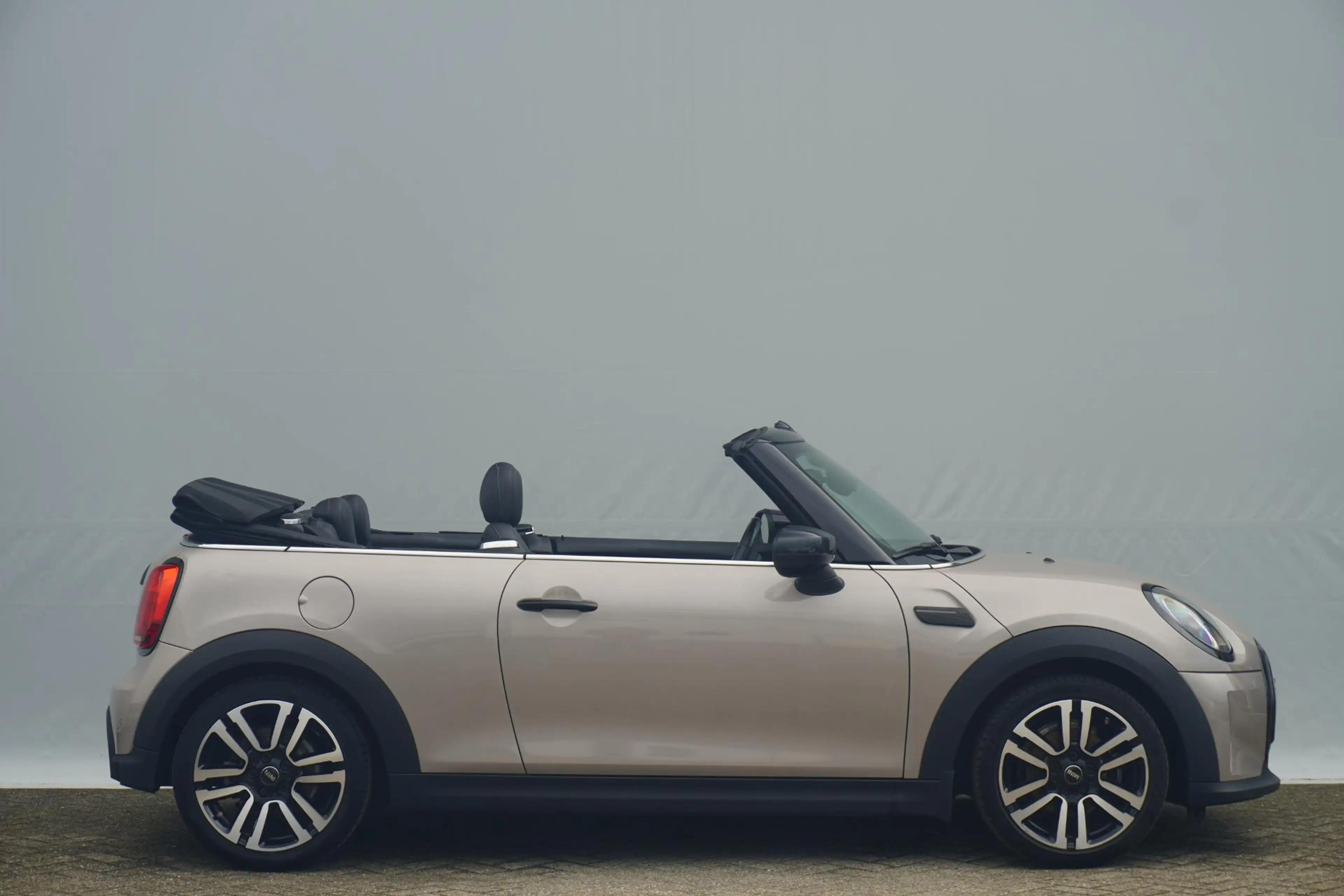 MINI One Cabrio Classic Uitvoering | Harman Kardon | Driving Assis — photo 7