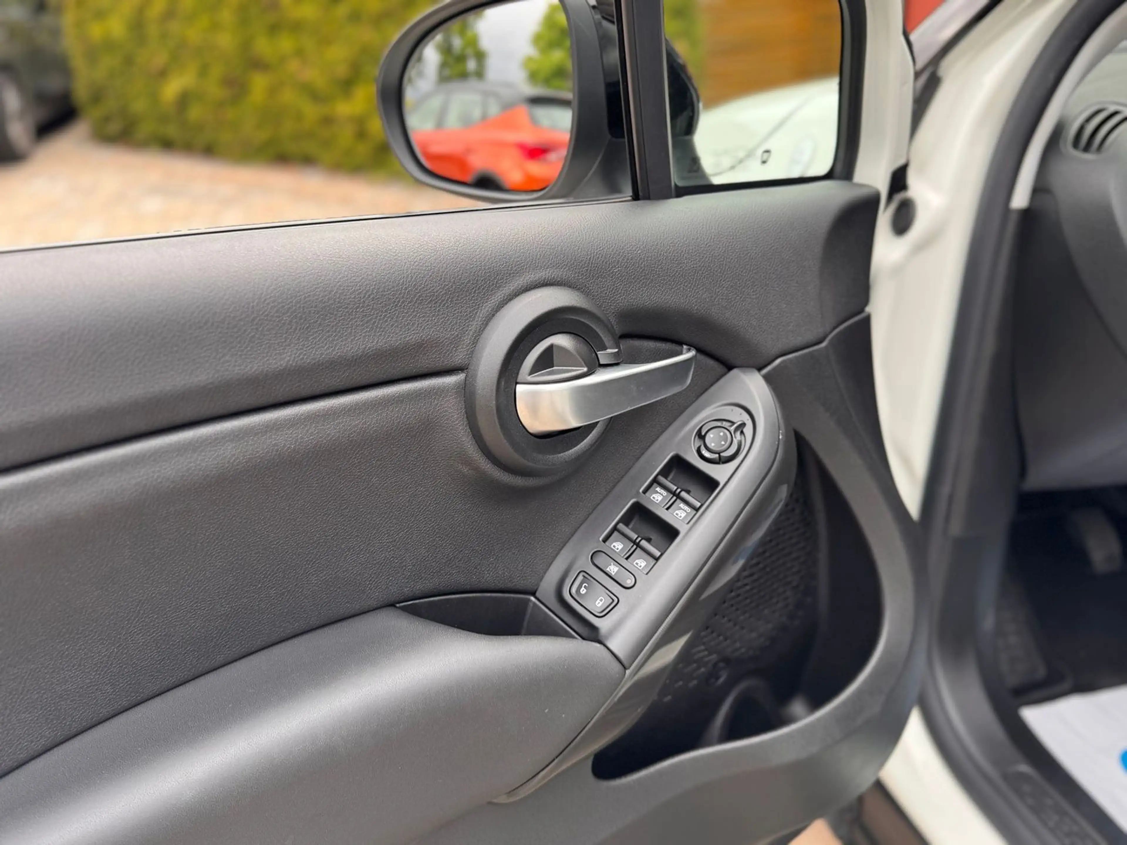 Fiat 500X Google*Garantie*TÜVneu*Navi*Sitzheizung* — photo 15