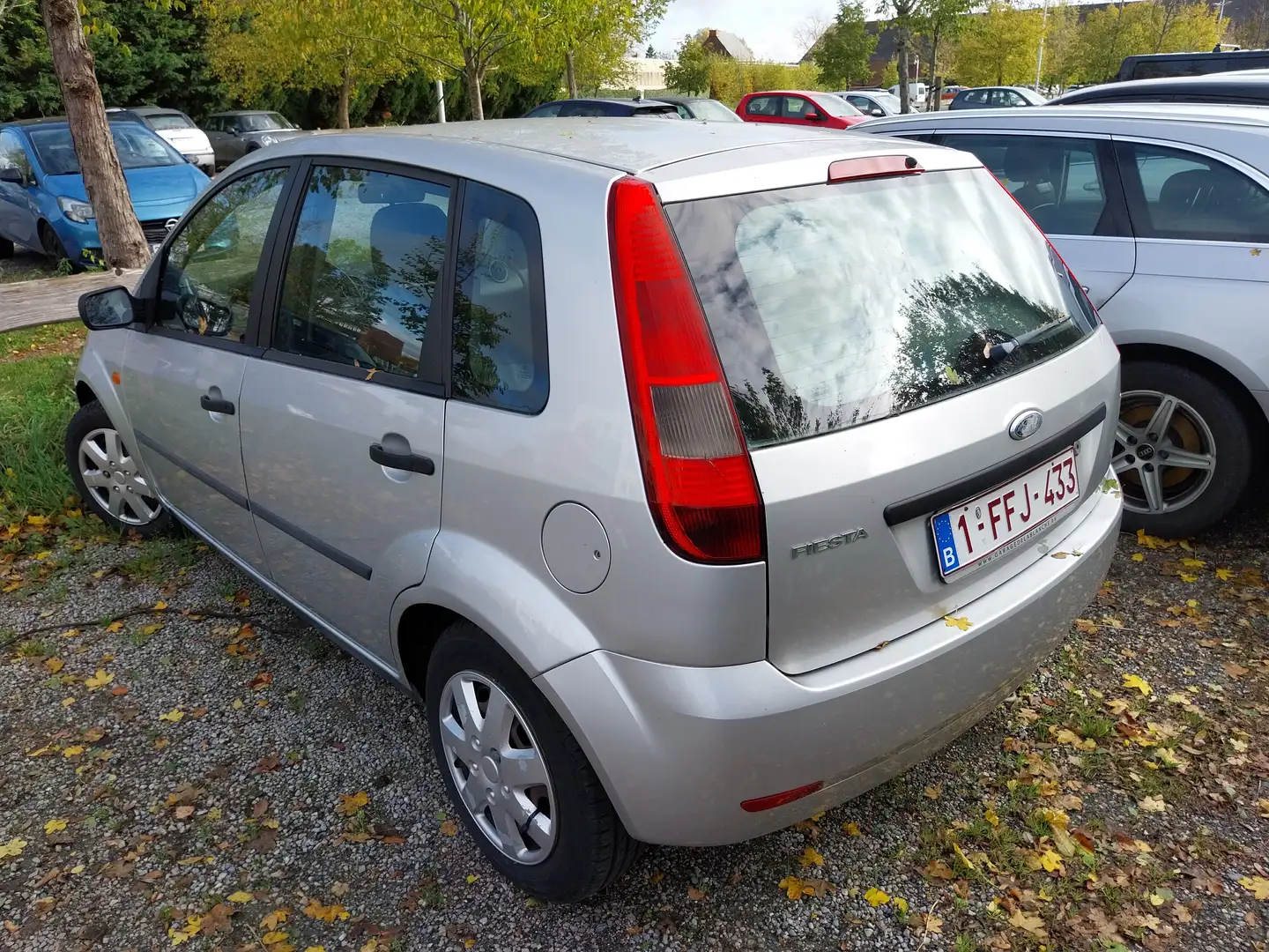 Ford Fiesta 1.3i Ambiente Argent - 1
