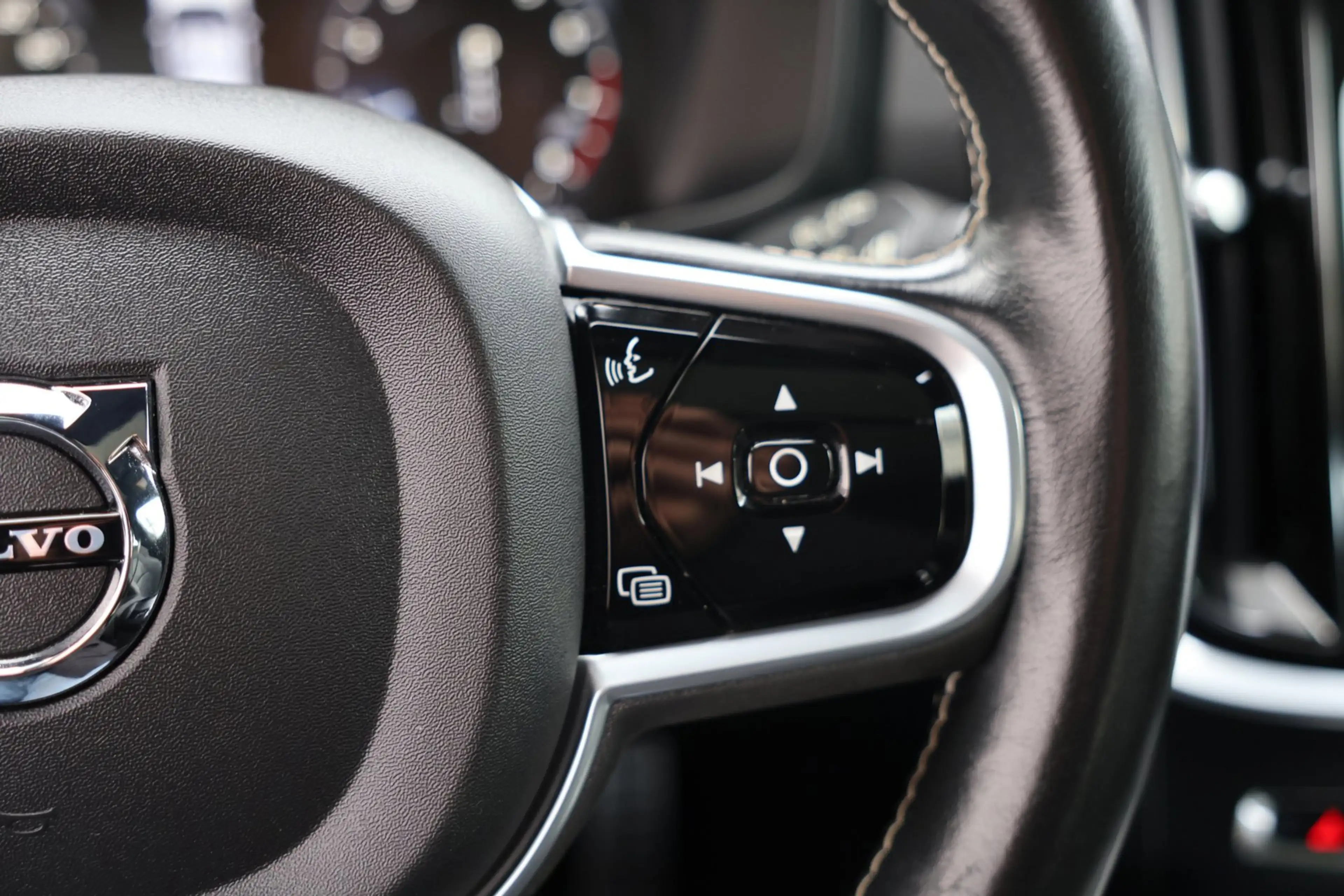 Volvo V60 2.0 T5 R-Design Pano Trekhaak 360° Camera Leder !! — photo 17