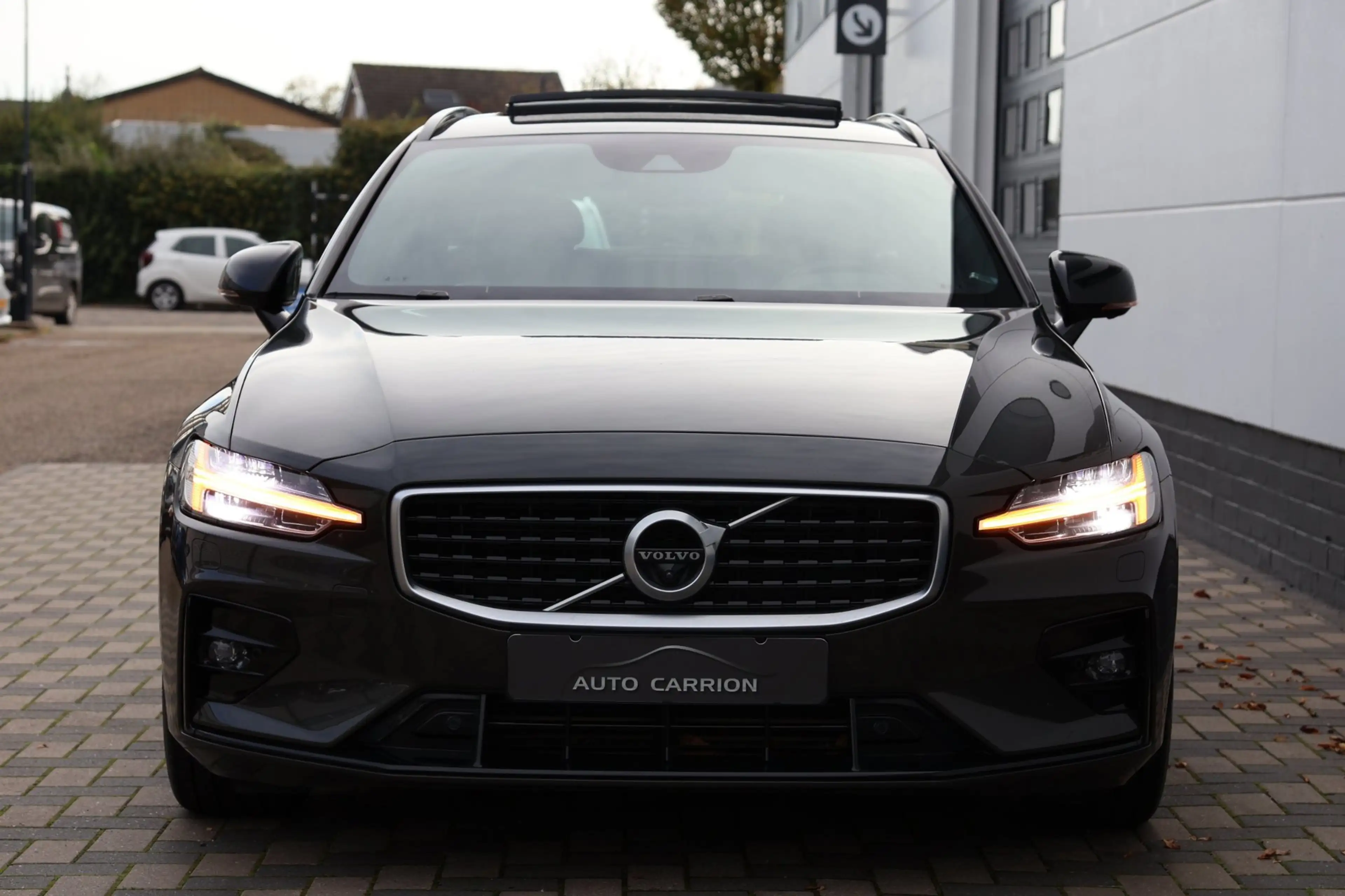 Volvo V60 2.0 T5 R-Design Pano Trekhaak 360° Camera Leder !! — photo 42