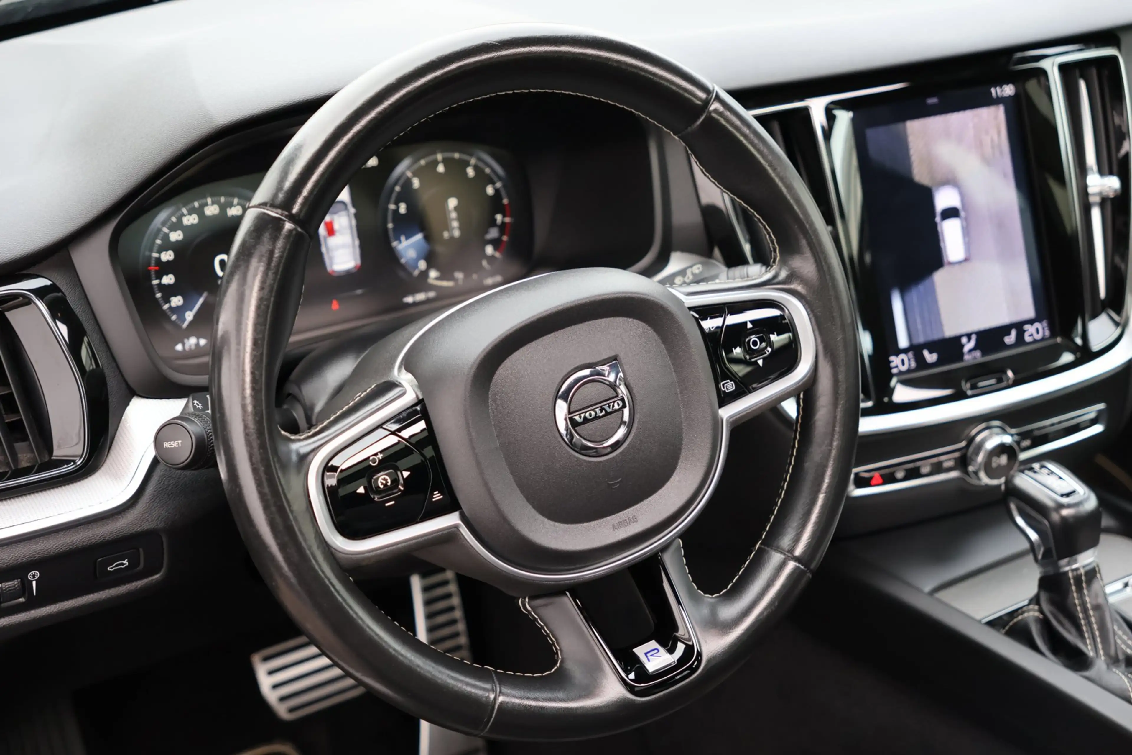 Volvo V60 2.0 T5 R-Design Pano Trekhaak 360° Camera Leder !! — photo 15