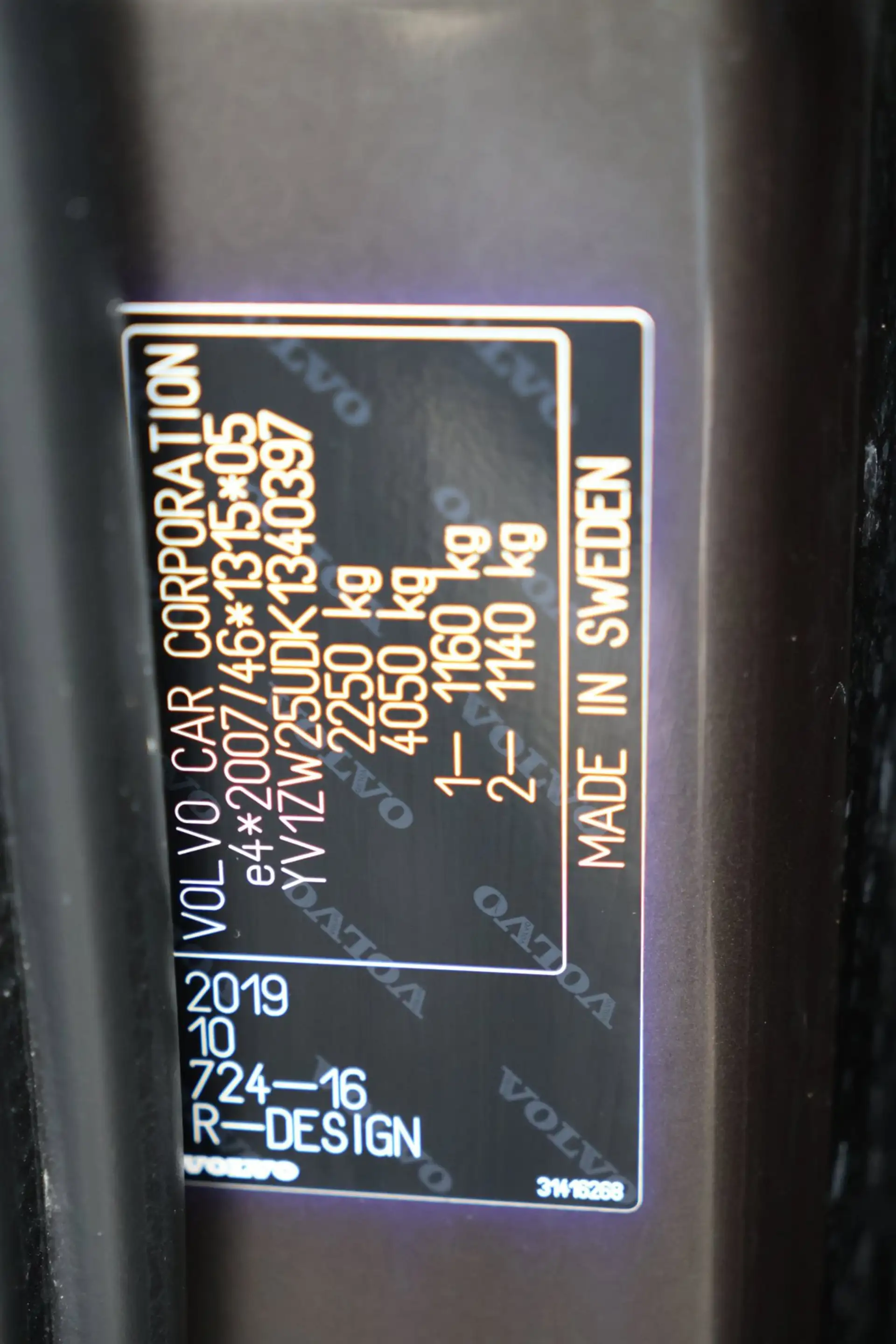 Volvo V60 2.0 T5 R-Design Pano Trekhaak 360° Camera Leder !! — photo 45