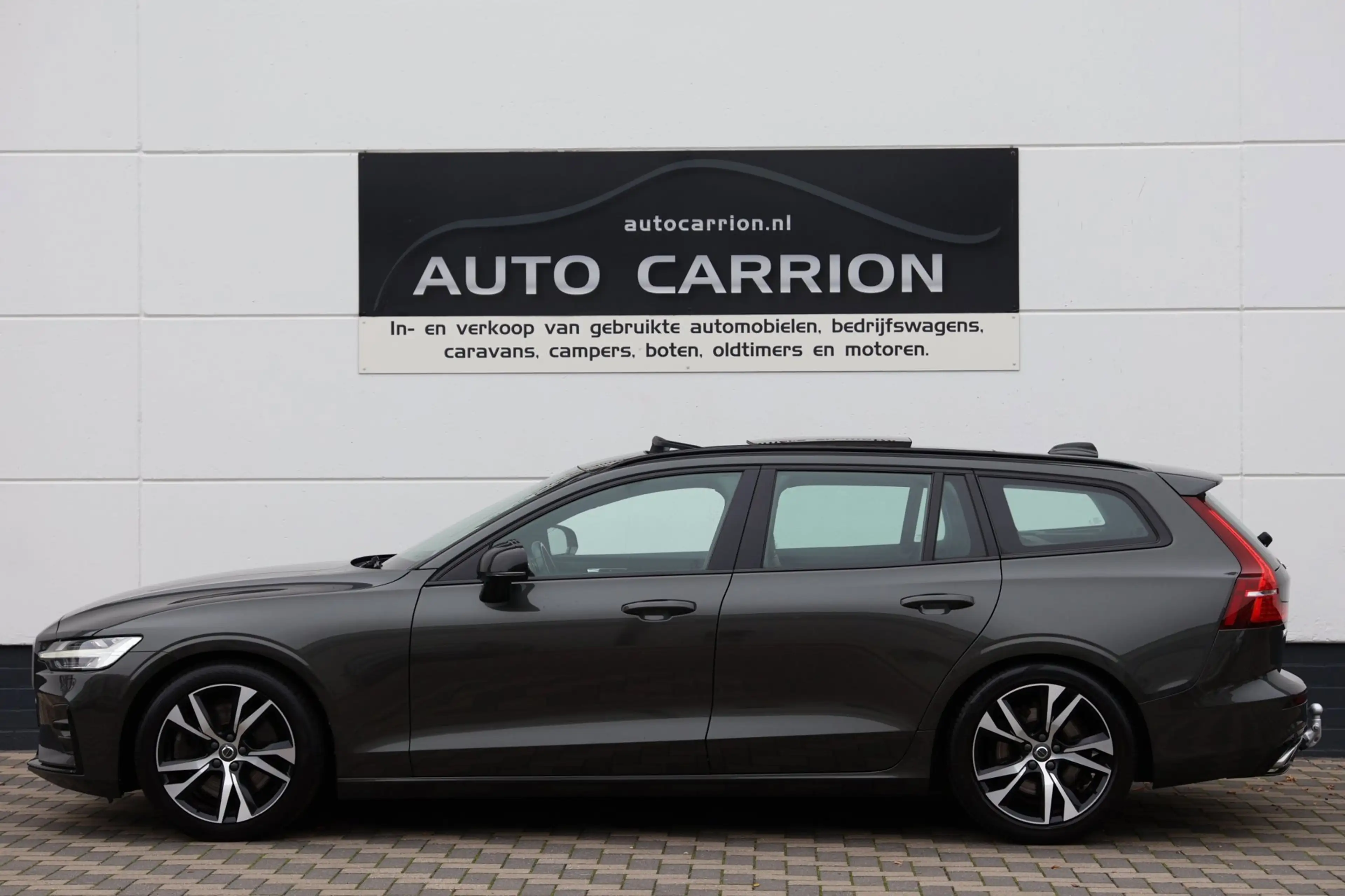 Volvo V60 2.0 T5 R-Design Pano Trekhaak 360° Camera Leder !! — photo 3