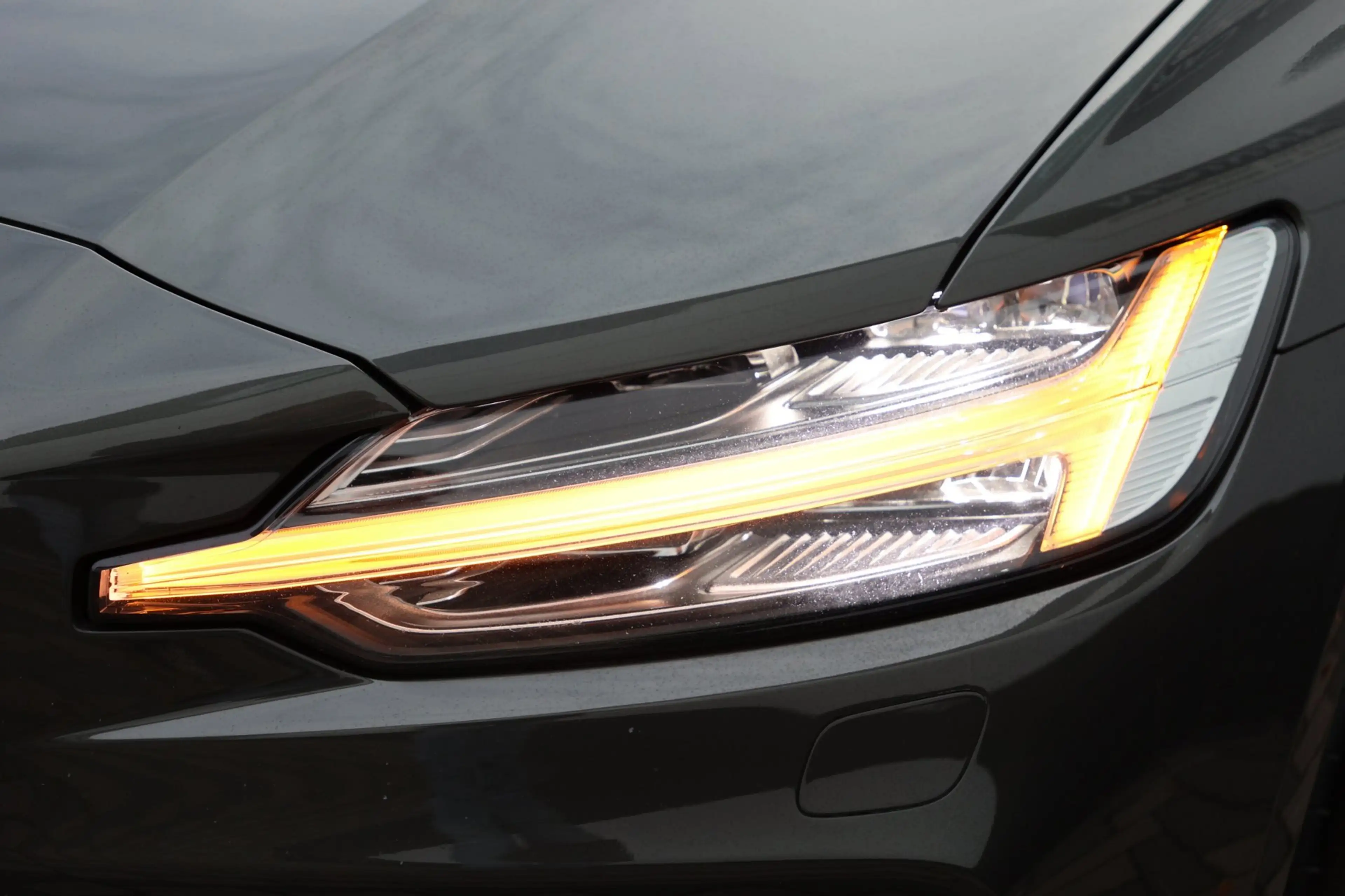 Volvo V60 2.0 T5 R-Design Pano Trekhaak 360° Camera Leder !! — photo 43