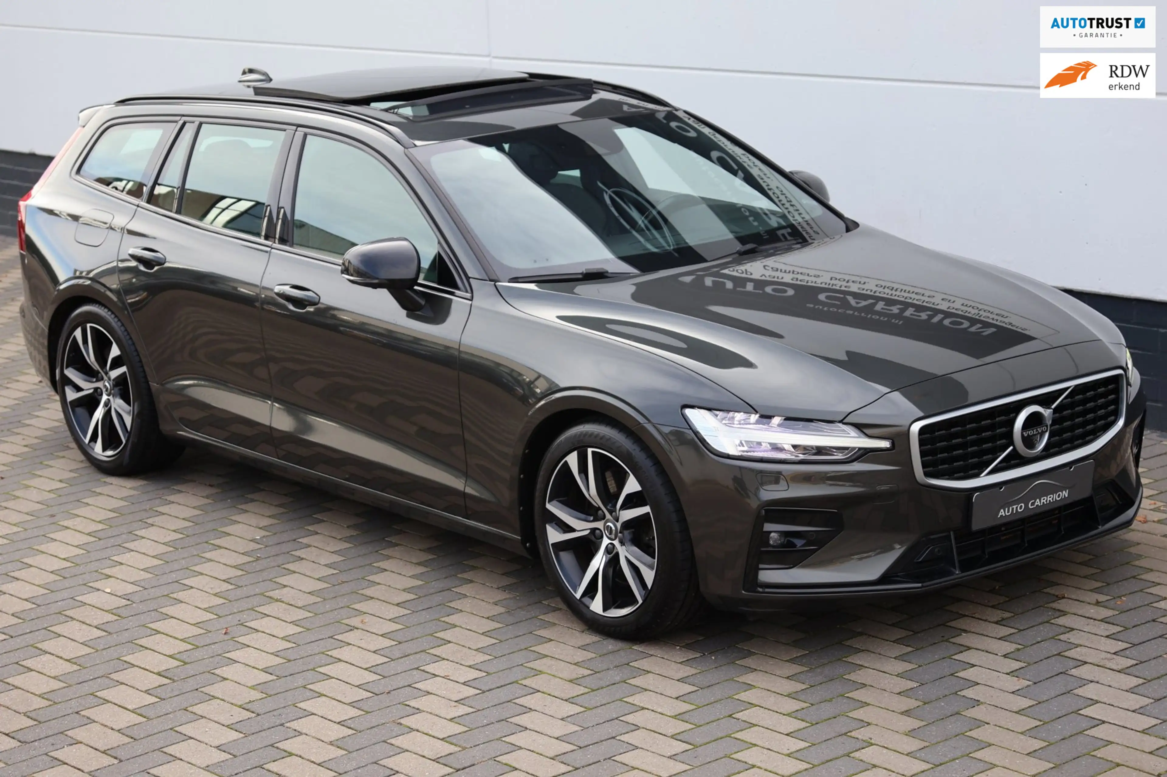 Volvo V60 2.0 T5 R-Design Pano Trekhaak 360° Camera Leder !!