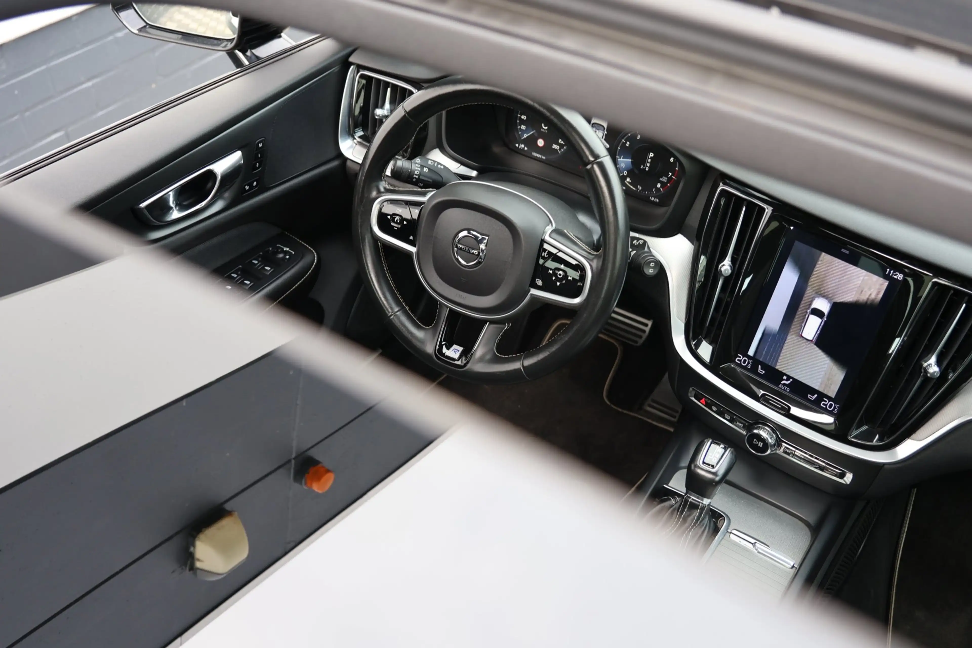 Volvo V60 2.0 T5 R-Design Pano Trekhaak 360° Camera Leder !! — photo 13