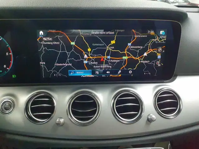 Mercedes-Benz E-Class view 12