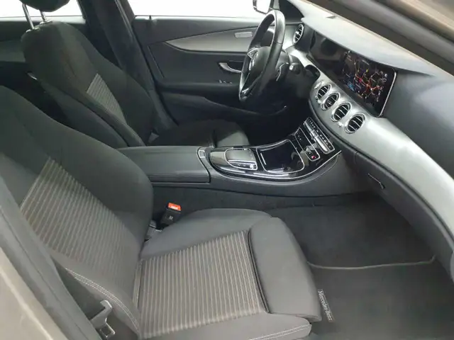 Mercedes-Benz E-Class view 8