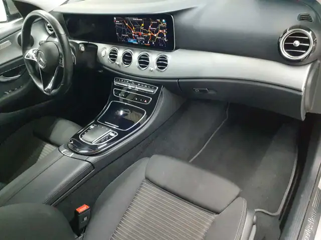 Mercedes-Benz E-Class view 9