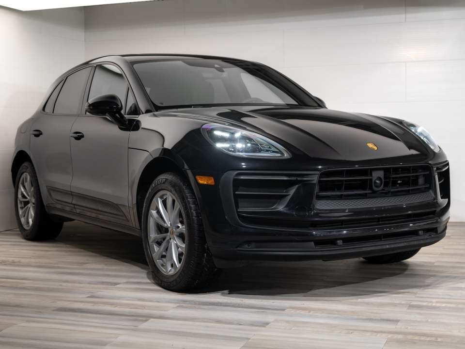 2025 Porsche Macan thumb 14