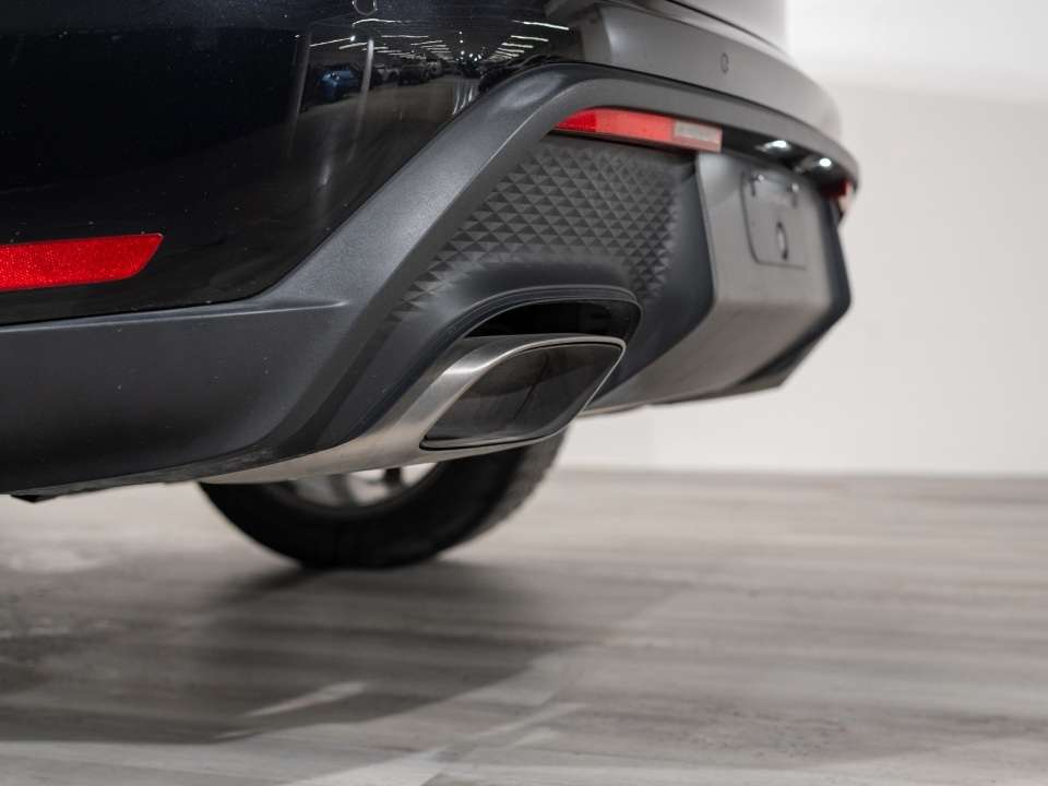 2025 Porsche Macan thumb 11