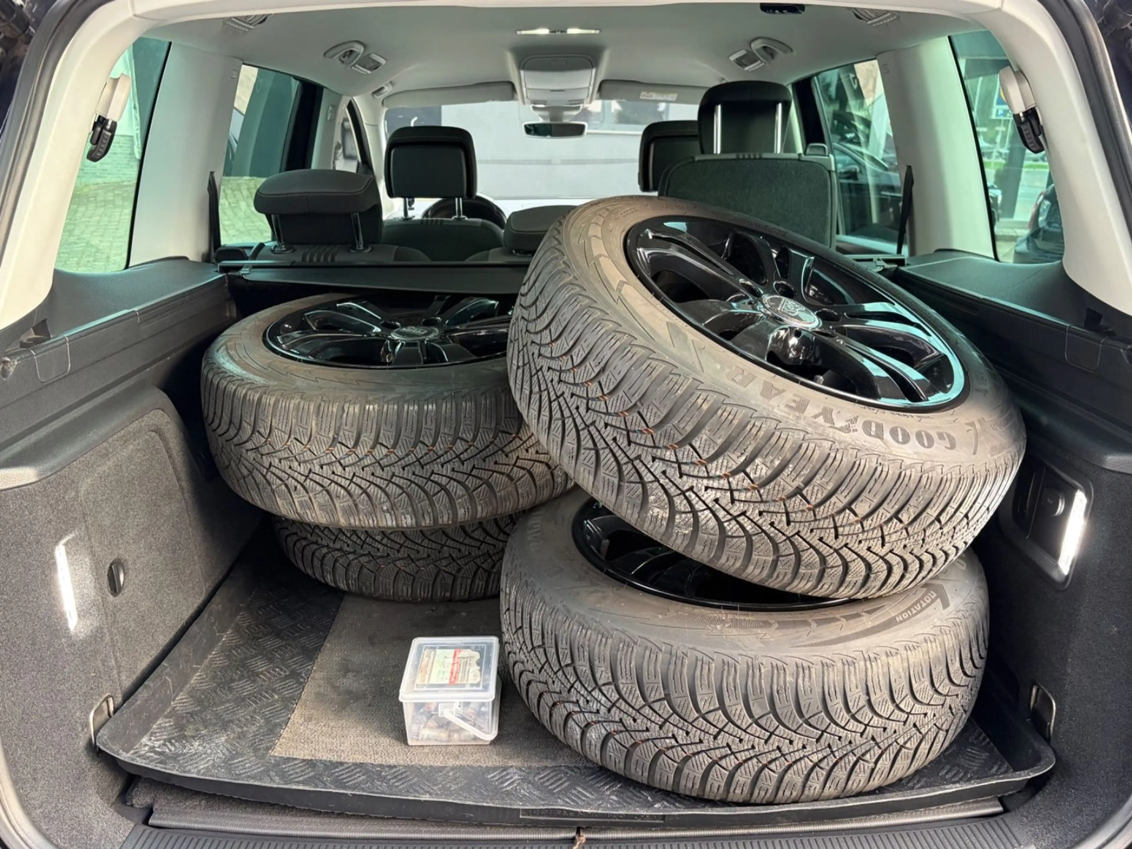 Volkswagen Sharan Allstar 2.0 TDI — photo 12