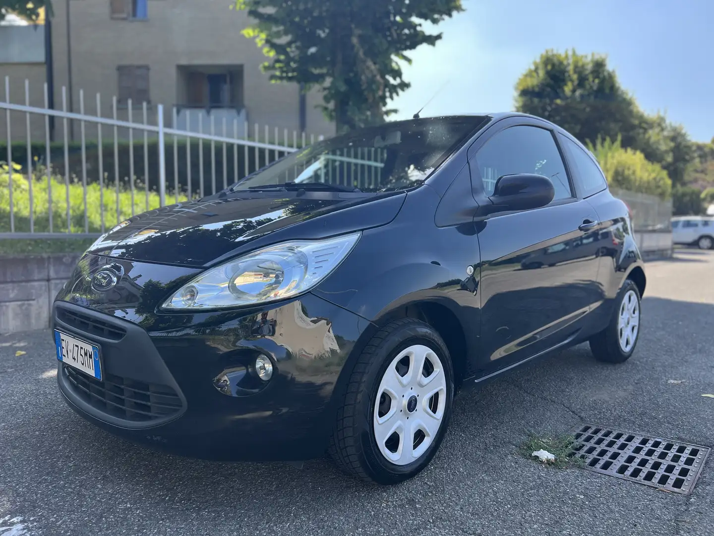Ford Ka/Ka+ Ka 1.2 E6 adatta a neopatentati Nero - 1