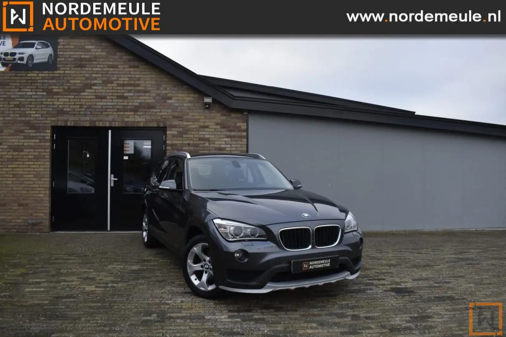 BMW X1 SDRIVE20I EXECUTIVE, Xenon, Navi, AUT Grau - 1