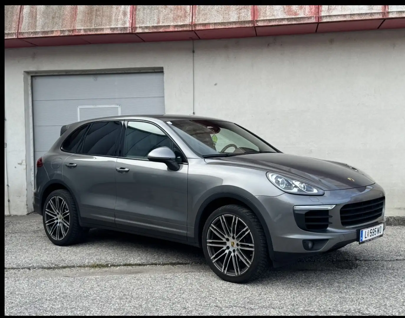 Porsche Cayenne 3.0 Diesel 21 Zoll Top Zustand Grau - 1