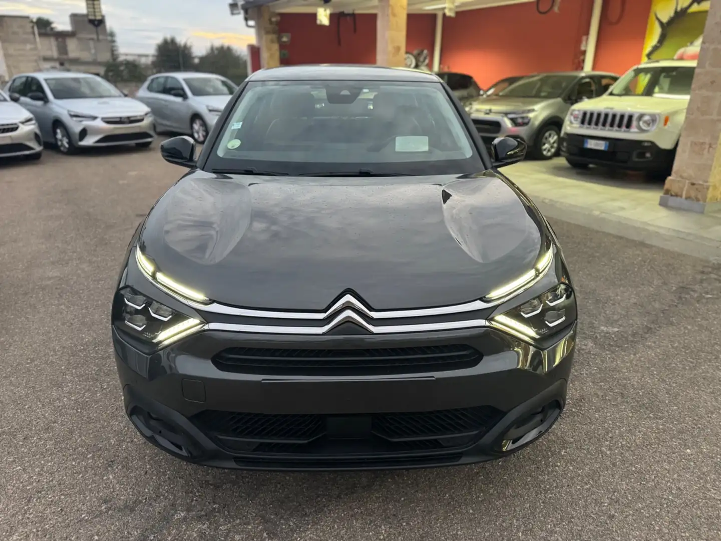 Citroen C4 Citroen C4 BlueHDi 130 EAT8 Shine retrocam Sensori 360 Gris - 2