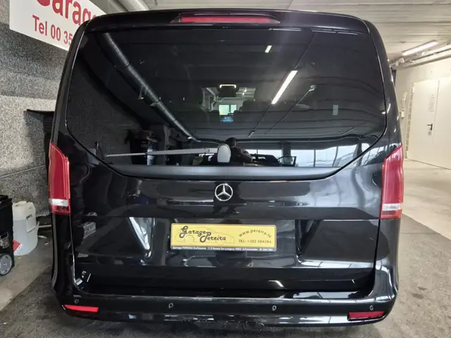Mercedes-Benz V-Class view 3