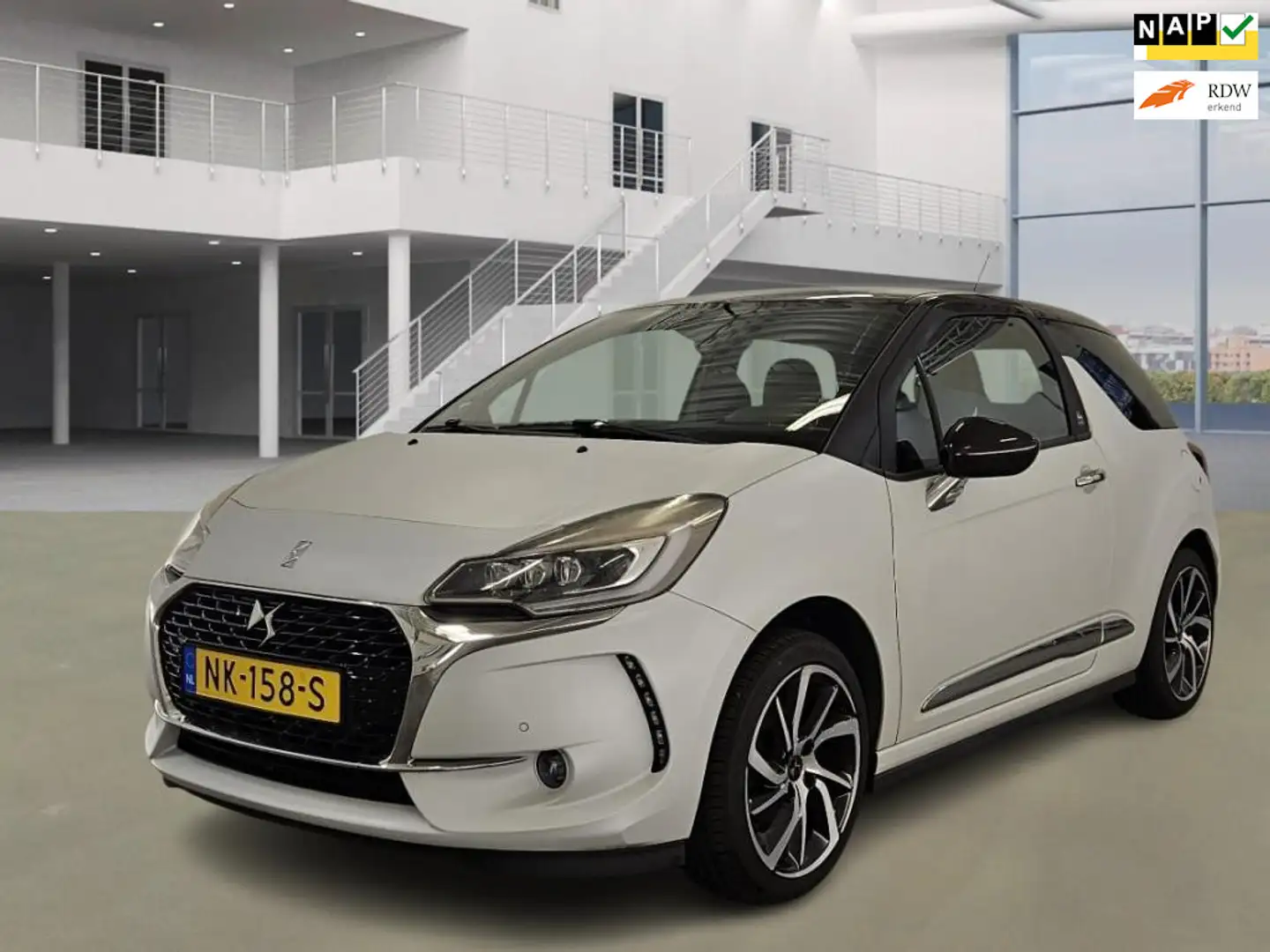 DS Automobiles DS 3 1.2 PureTech Givenchy Le MakeUp / NL prijs 7500 Blanc - 1