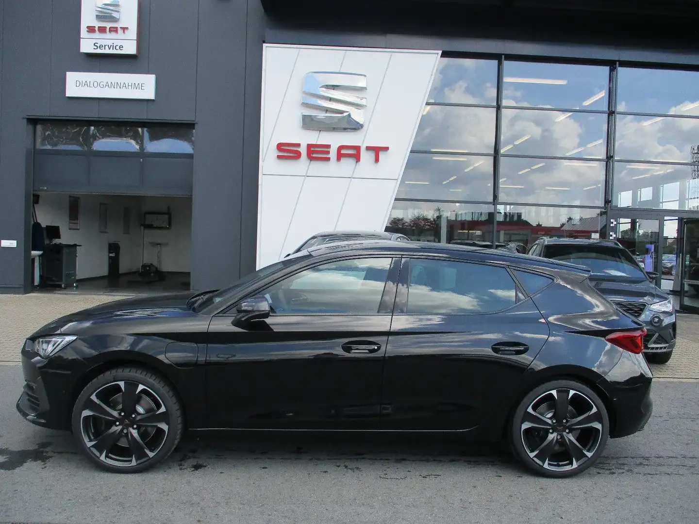 CUPRA Leon VZ 1,4 DSG e-Hybrid*Navi*LED*kamera* Negru - 1