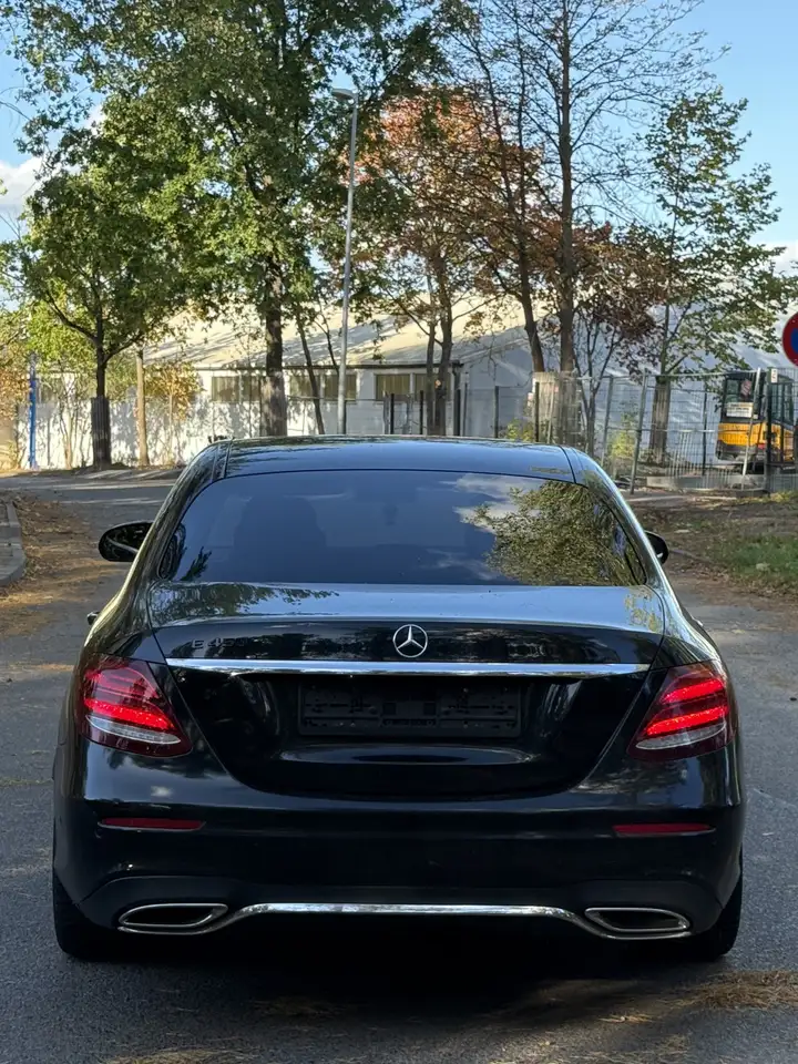 Mercedes-Benz E 200