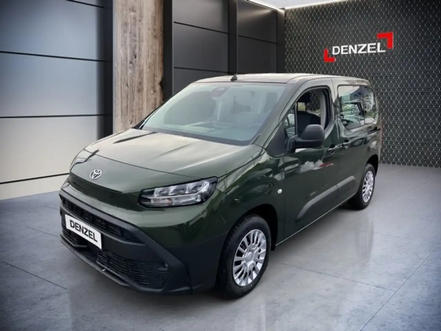Toyota Proace City Verso 1,5l 100PS Shuttle L1 Grün - 1